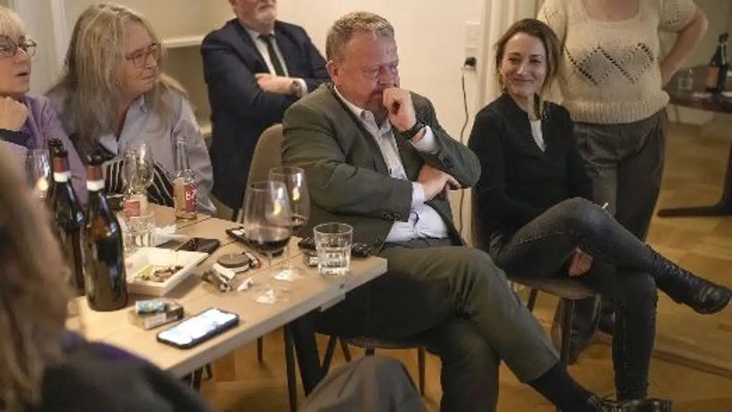 Lars Løkke er i tårer efter første exitpoll.