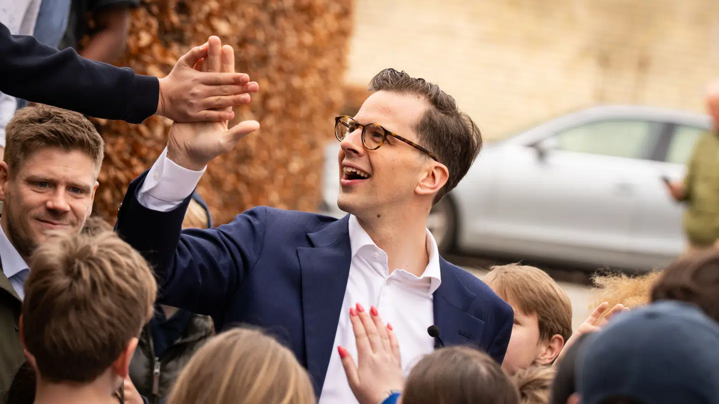 Politisk leder for Liberal Alliance Alex Vanopslagh (LA) ønsker en blå regering og har meldt sig klar til samarbejde med Moderaternes Lars Løkke Rasmussen, som står til at få de afgørende mandater efter tirsdagens folketingsvalg 24. marts.