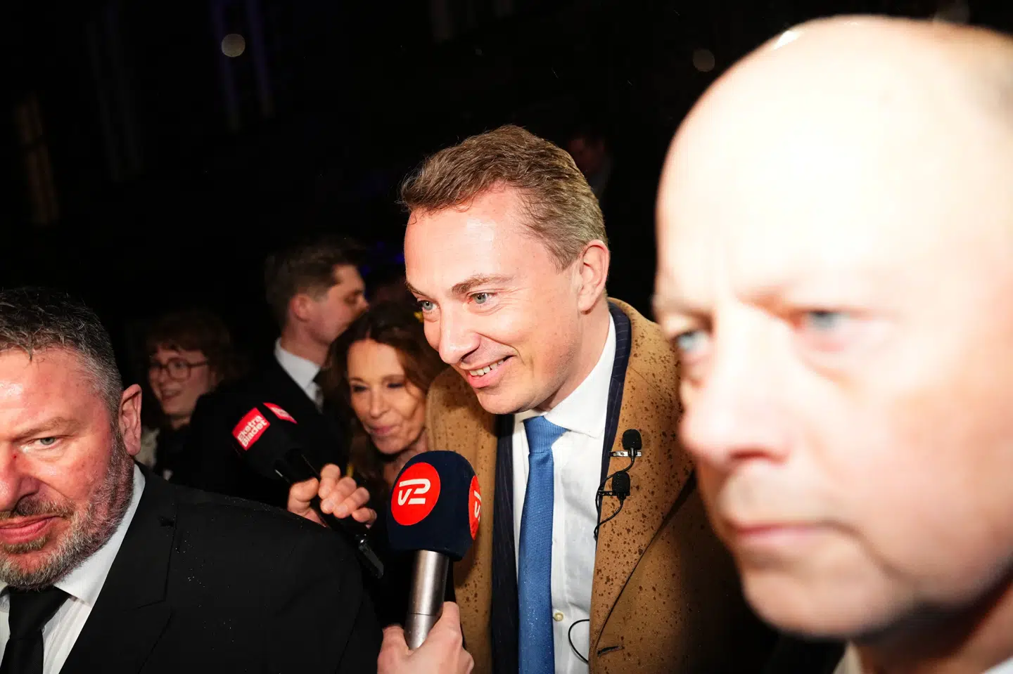 Morten Messerschmidt glæder sig over en sandsynlig fremgang til Dansk Folkeparti, men ærgrer sig over, at blåt flertal ser ud til at være utopi.