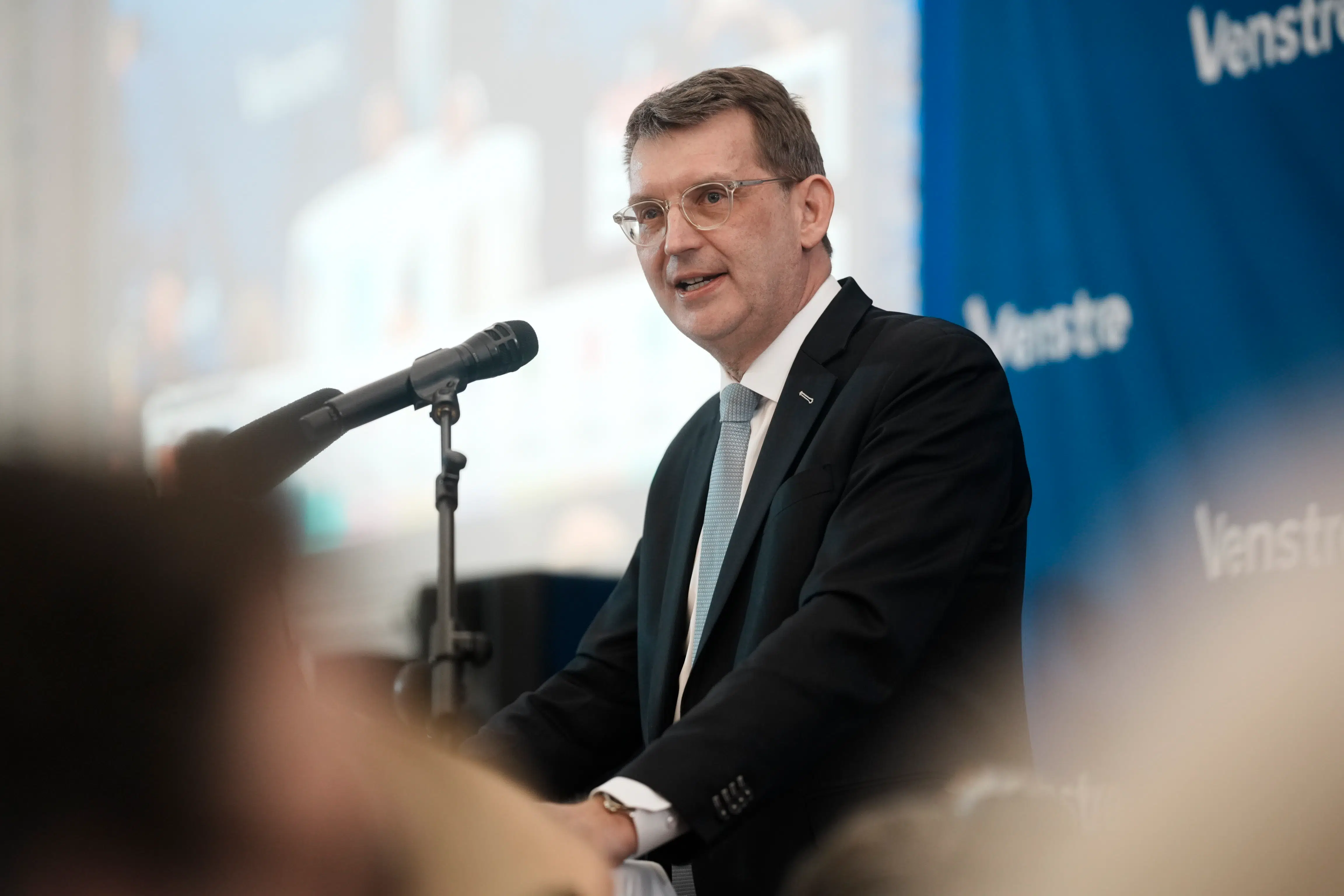 Troels Lund Poulsen peger på to veje for Venstre: blå midterregering eller opposition