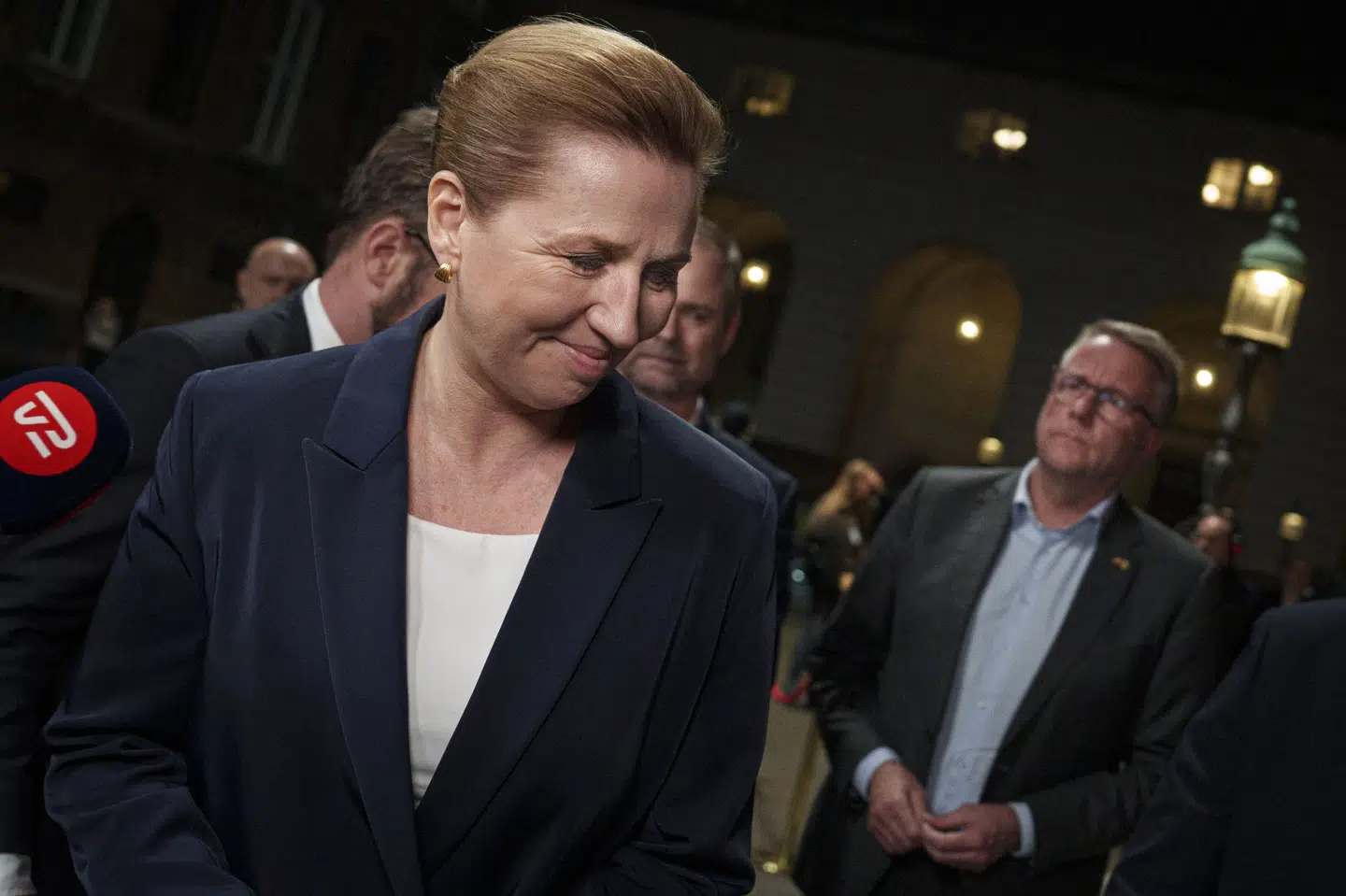 Statsminister Mette Frederiksen (S) siger, at den nuværende regering aldrig blev populær. Men hun mener, at den tjente landet.