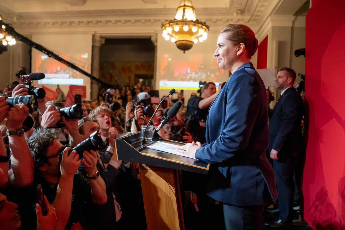 Mette Frederiksen vil gerne have fire år mere som statsminister, gjorde hun også klart i sin tale.