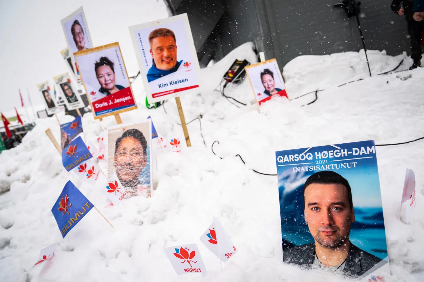 Qarsoq Høegh-Dam er nyt grønlandsk folketingsmedlem. Han repræsenterer selvstændighedspartiet Naleraq, og det er et klart signal om et splittet Grønland.