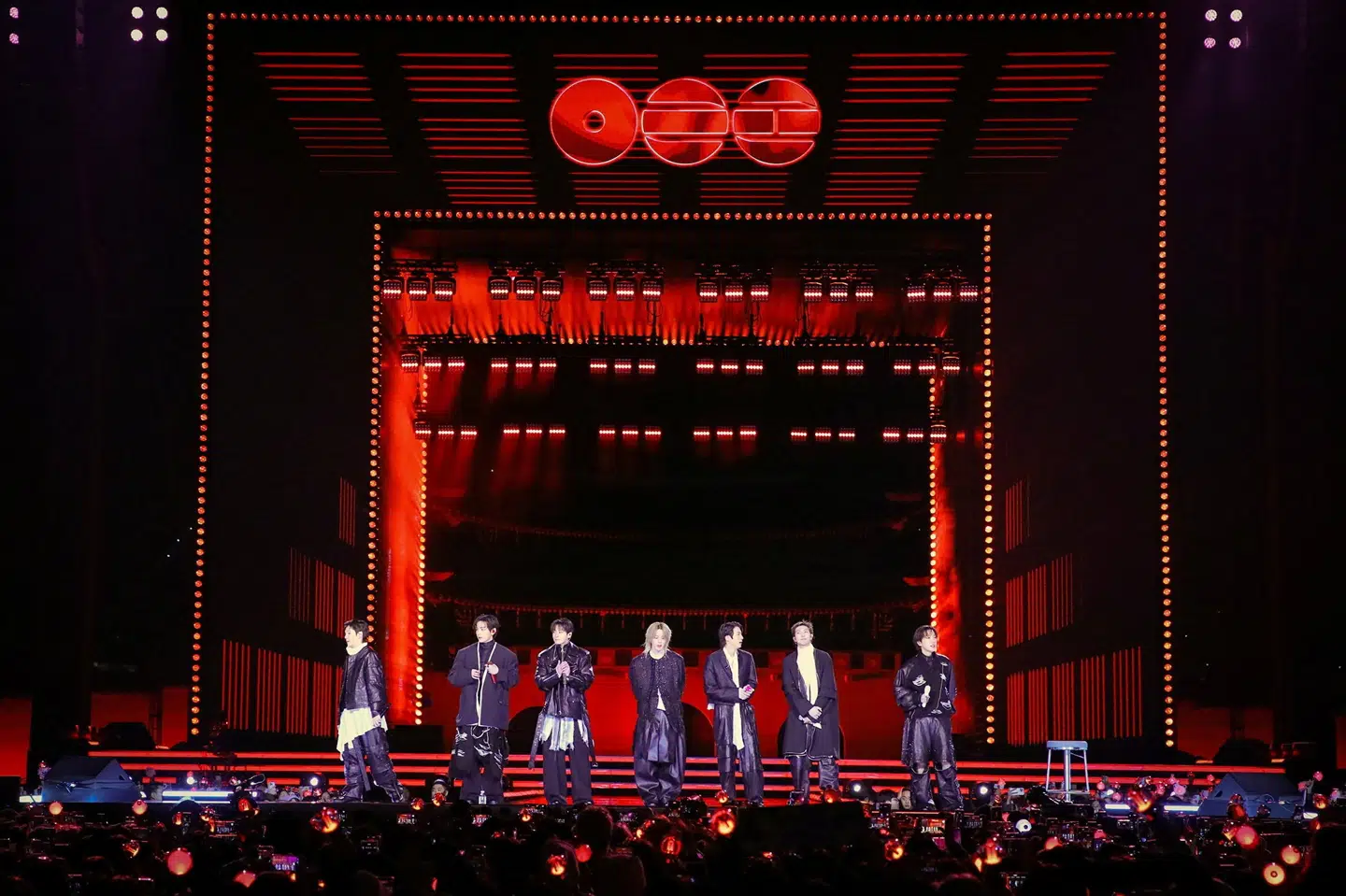 Det syv mand store k-pop-band BTS gav lørdag koncert for første gang siden 2022. Her spillede de foran titusindvis af fans i Sydkoreas hovedstad, Seoul. Koncerten blev også livestreamet på Netflix til millioner af seere verden over. (Arkivfoto).