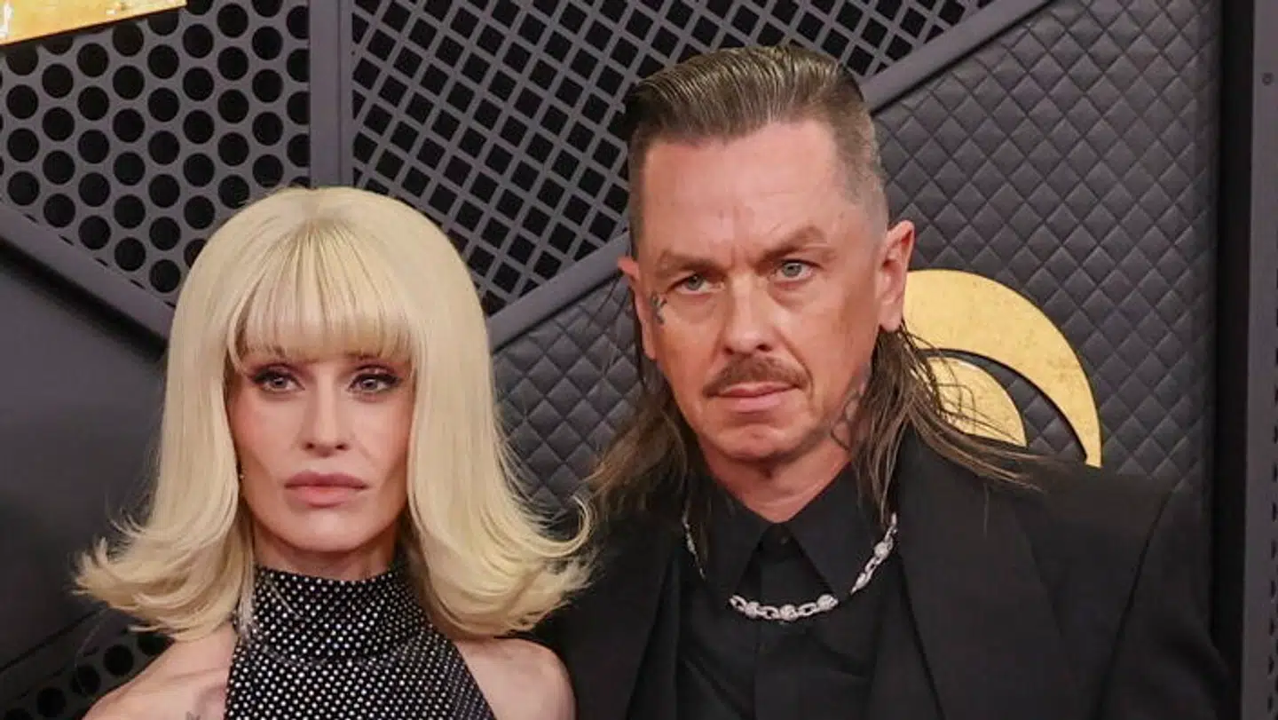 Så sent som i sommers blev Sid Wilson og Kelly Osbourne ellers forlovet.