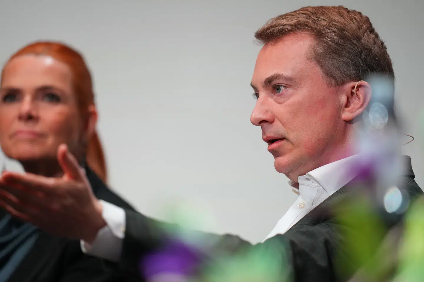 Morten Messerschmidt (DF) opfordrer til partilederdebatten hos Den Danske Publicistklub Lars Løkke Rasmussen (M) til at droppe egoet og agere støttepartier sammen med DF til en blå regering ledet af Troels Lund Poulsen (V).