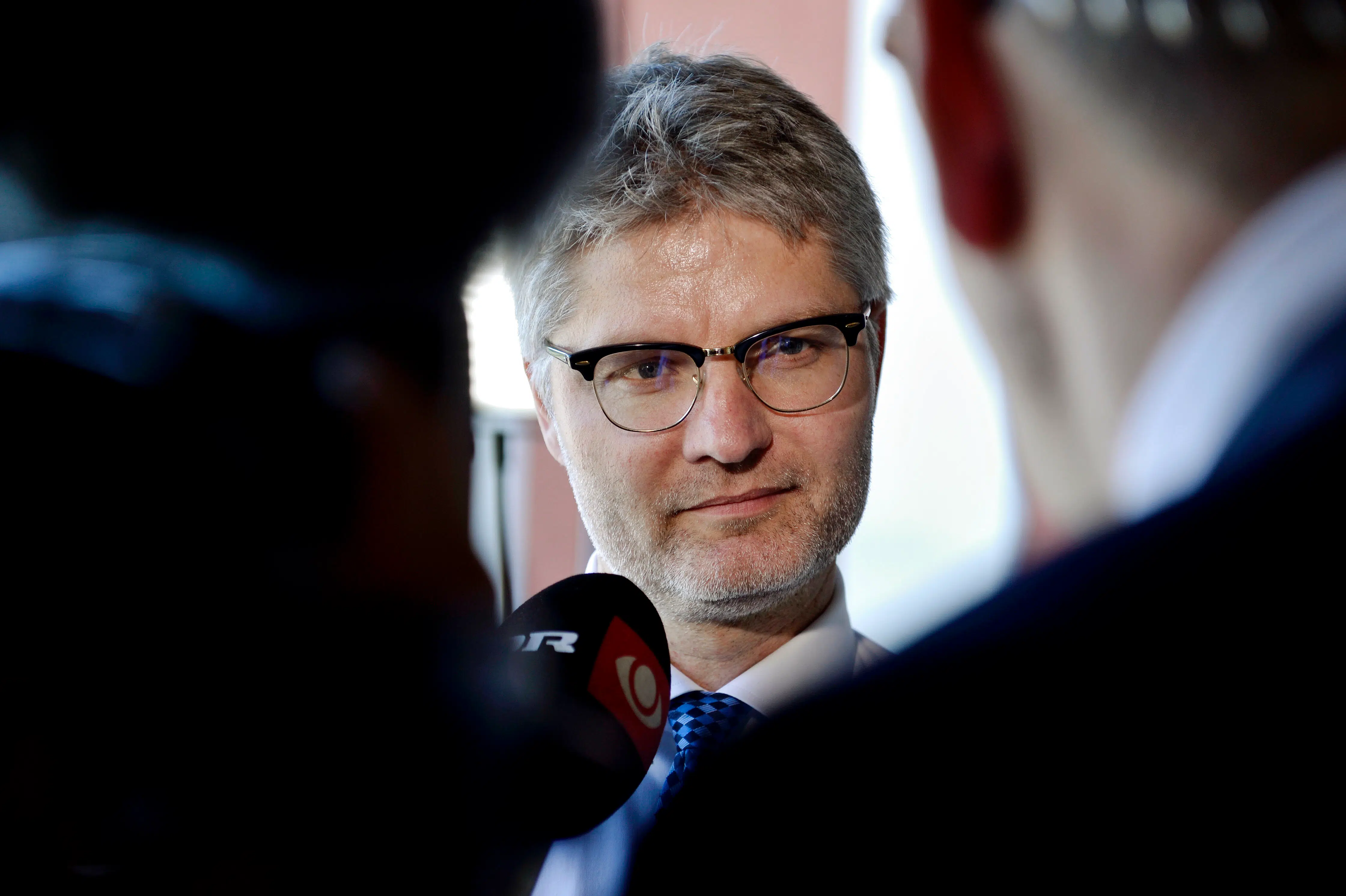 Dom i spektakulær advokatstrid: Stjerneadvokat gik op mod branchens egen vagthund i bødestrid – og fik halv sejr