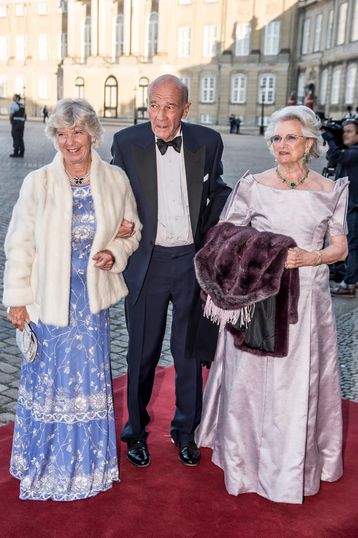 Jesper Bruun Rasmussen deltog i prinsesse Benediktes 75-års fødselsdag på Amalienborg d. 29. april i 2019, hvor han var ledsaget af hustruen Birthe til højre og Leise Mærsk Mc-Kinney Møller til sin venstre.