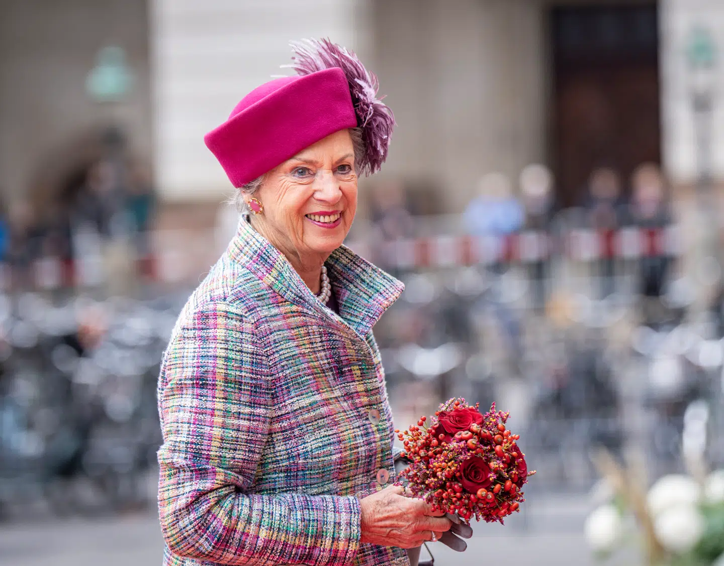 Prinsesse Benedikte var ikke til stede ved begravelsen af Jesper Bruun Rasmussen, men havde sendt en stor og fornem krans til sin gamle ven.