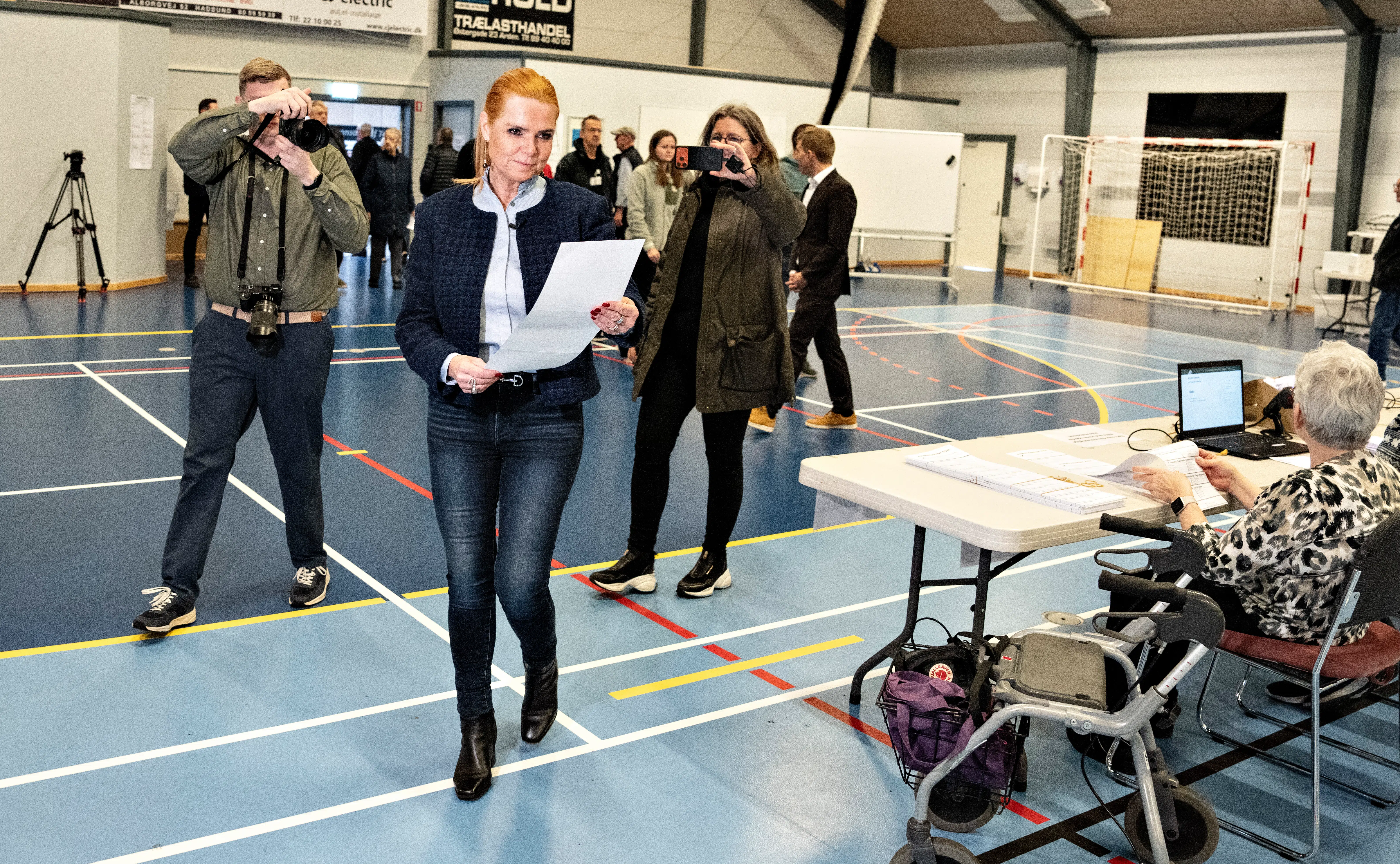 12 kort viser vælgernes splittelse: Sådan klarede partierne sig fra øst til vest