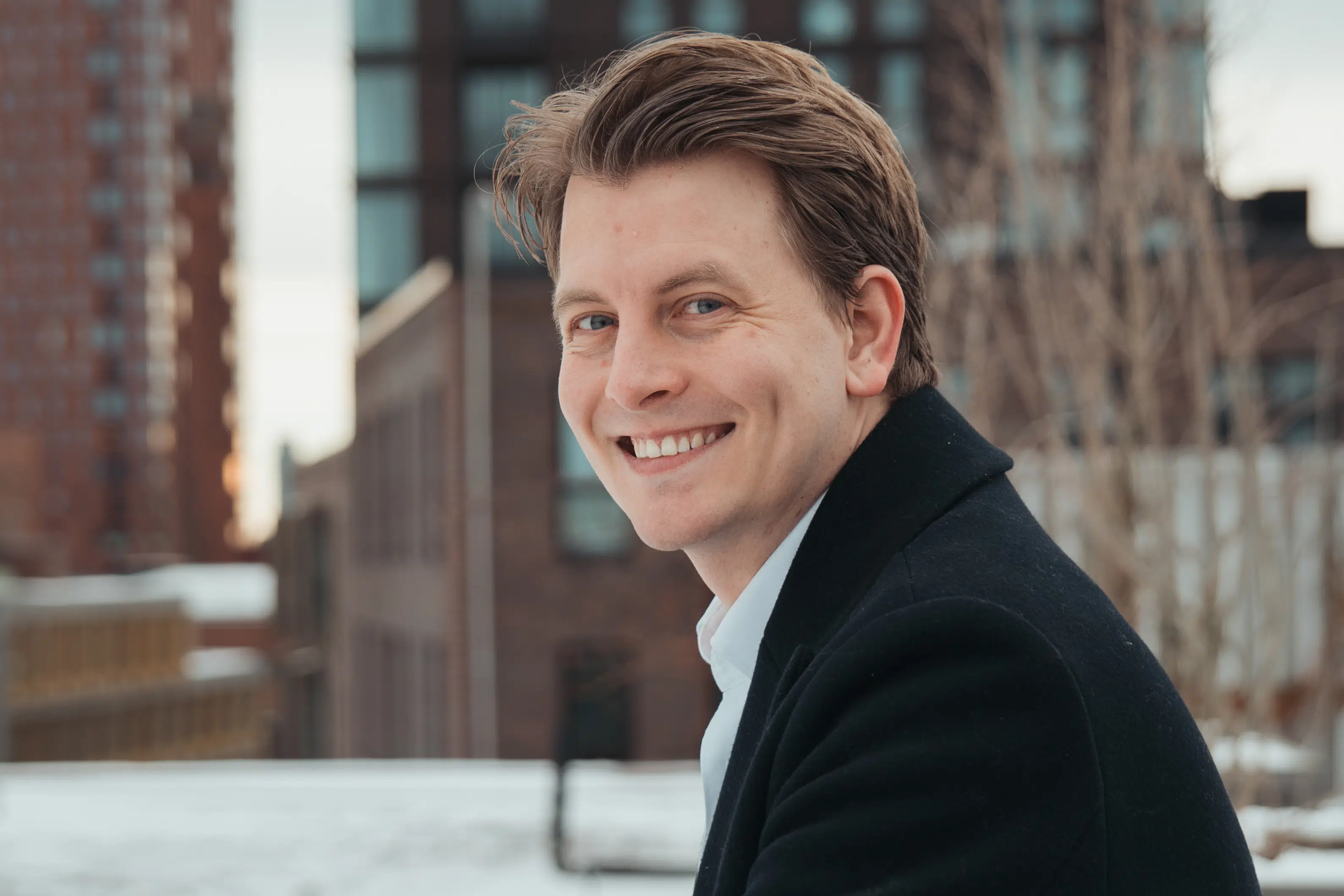 Han har altid været socialt akavet, og som leder fik han hård feedback. Det blev et vendepunkt i hans karriere