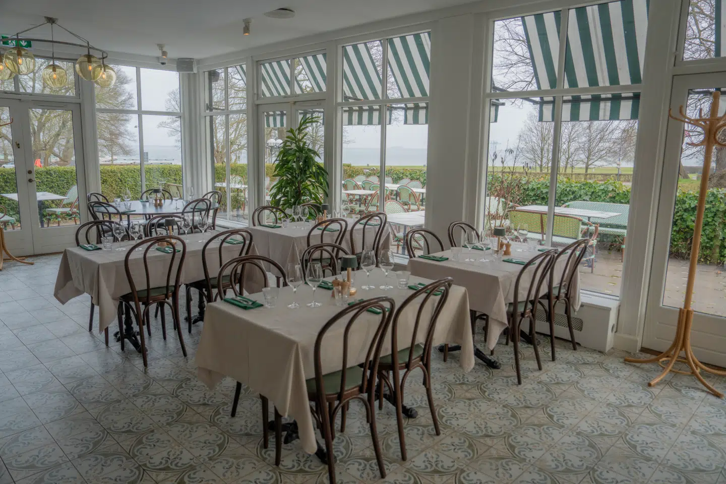 Skovriderkroens bageste pavillonagtige spiselokale huser stedets nye spisested, Kroen 1936. Det er absolut ikke en anbefaling værd, mener Søren Frank.