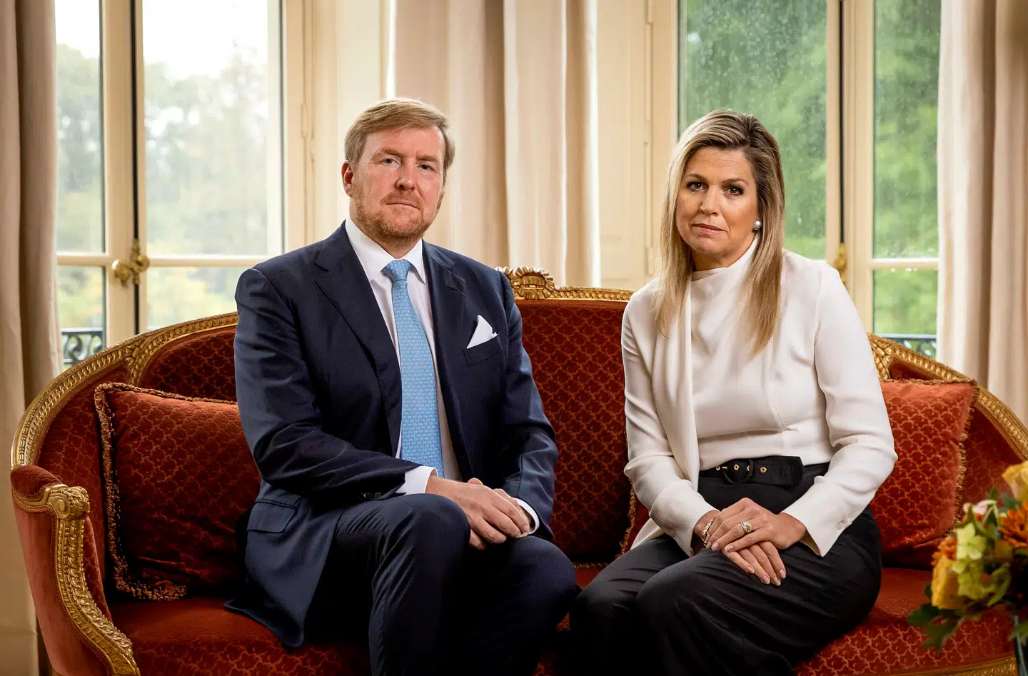 Efter den stærkt upopulære ferie til Grækenland udsendte det hollandske kongepar en videoundskyldning, der blev udsendt til befolkningen.