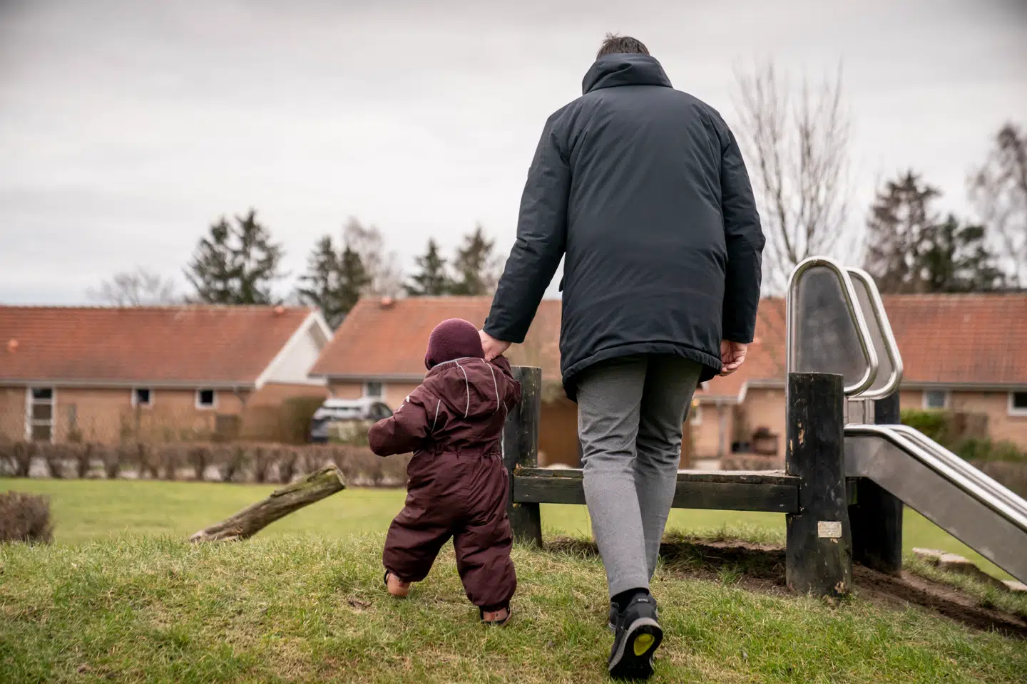 Hvordan navigerer man mellem tvangsarv, regler for testamenter og forskellige former for særeje? Her får du den juridiske vejledning til at planlægge arven korrekt mellem børn og børnebørn.