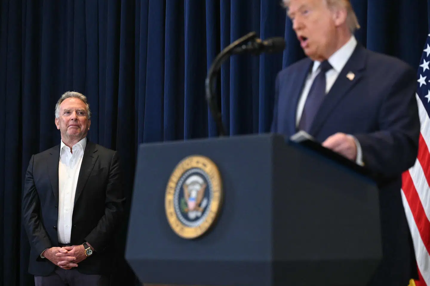 USA's særlige udsending Steve Witkoff (t.v.) bekræfter torsdag, at USA har sendt Iran en fredsplan på 15 punkter. (Arkivfoto).