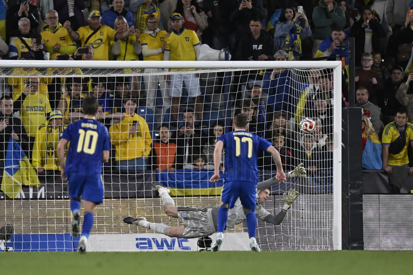 Viktor Gyökeres stod for alle Sveriges tre mål i sejren over Ukraine.