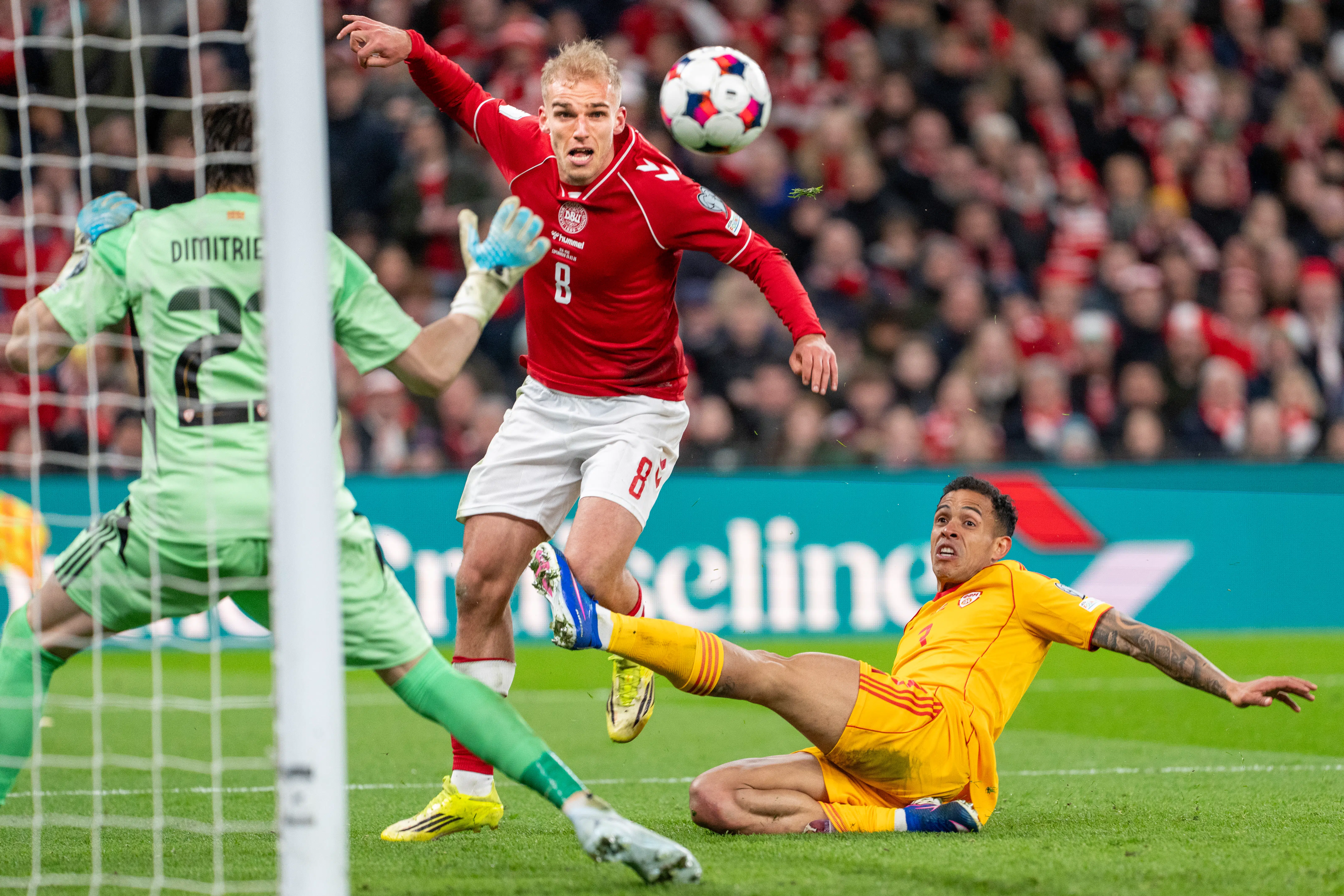Ti gyldne minutter sikrede dansk pligtsejr i Parken. Nu venter en gyser om VM-billetten