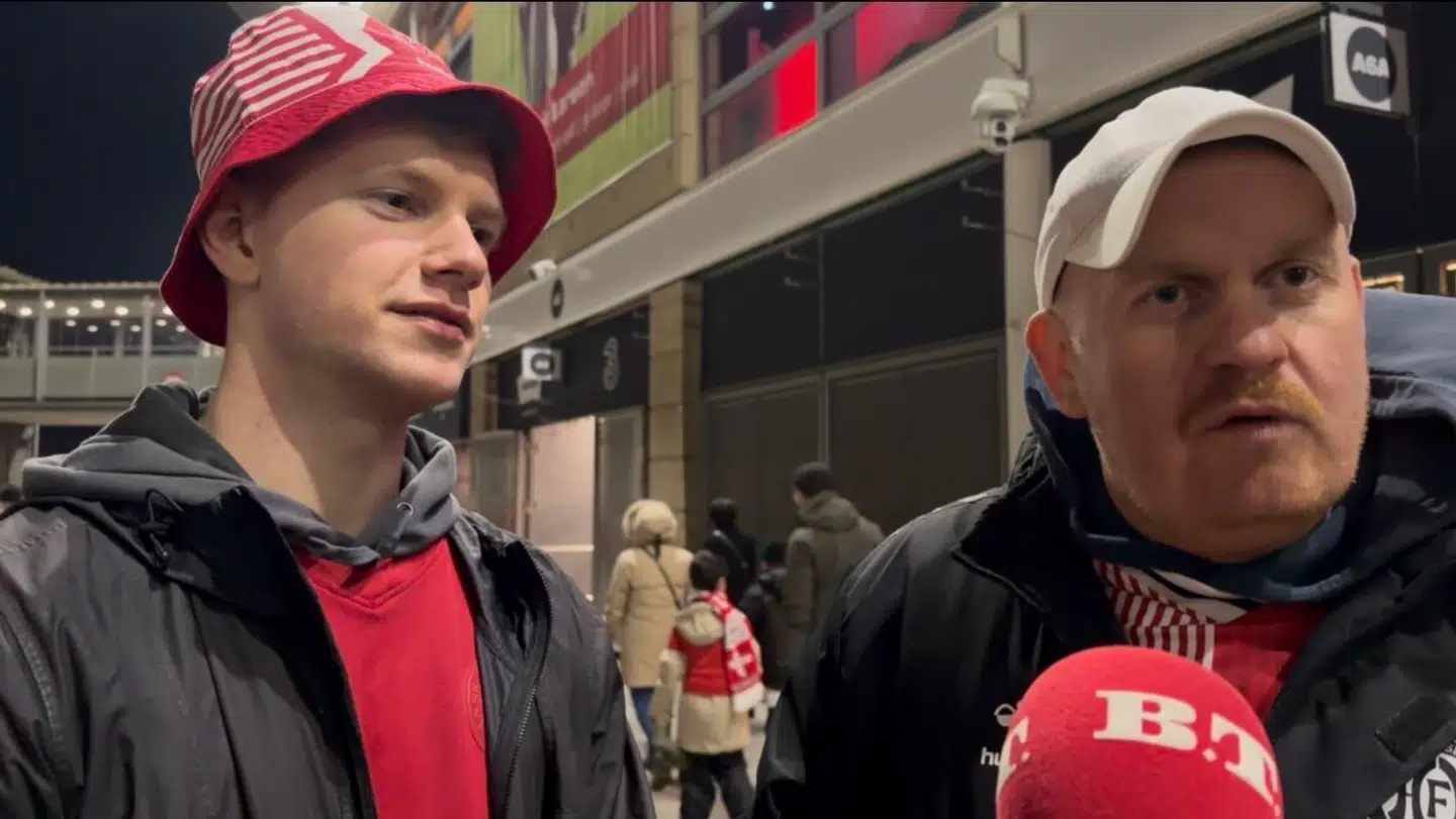 Simon Studgårds til venstre efter kamp.