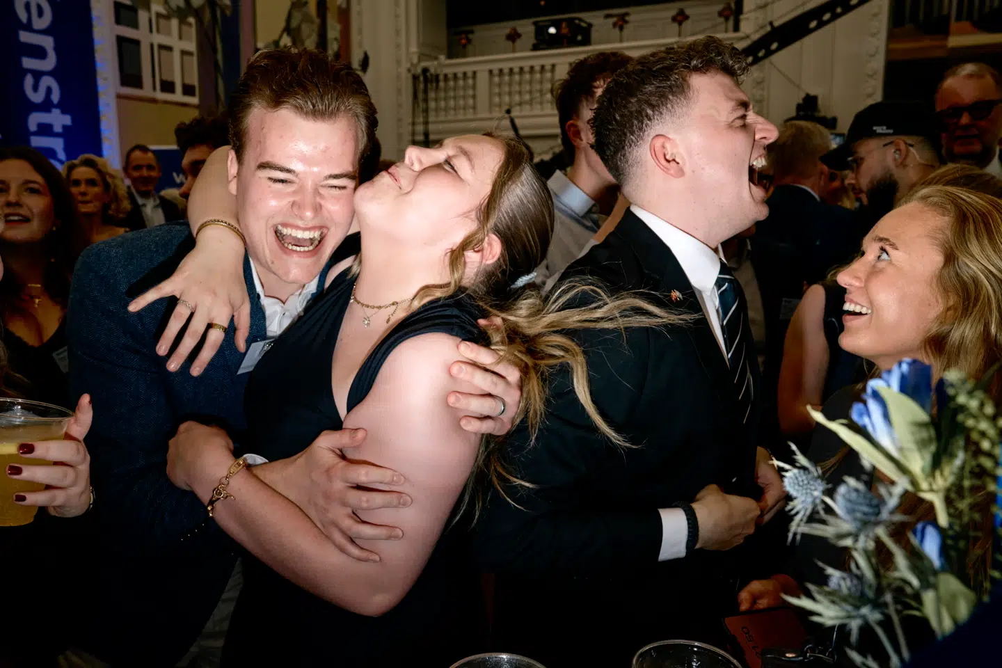 Der var jubel til Venstres valgfest i Landstingssalen på Christiansborg over at være blevet det største borgerlige parti ved tirsdagens folketingsvalg. Helt så muntert var det ikke for det gamle parti i København.