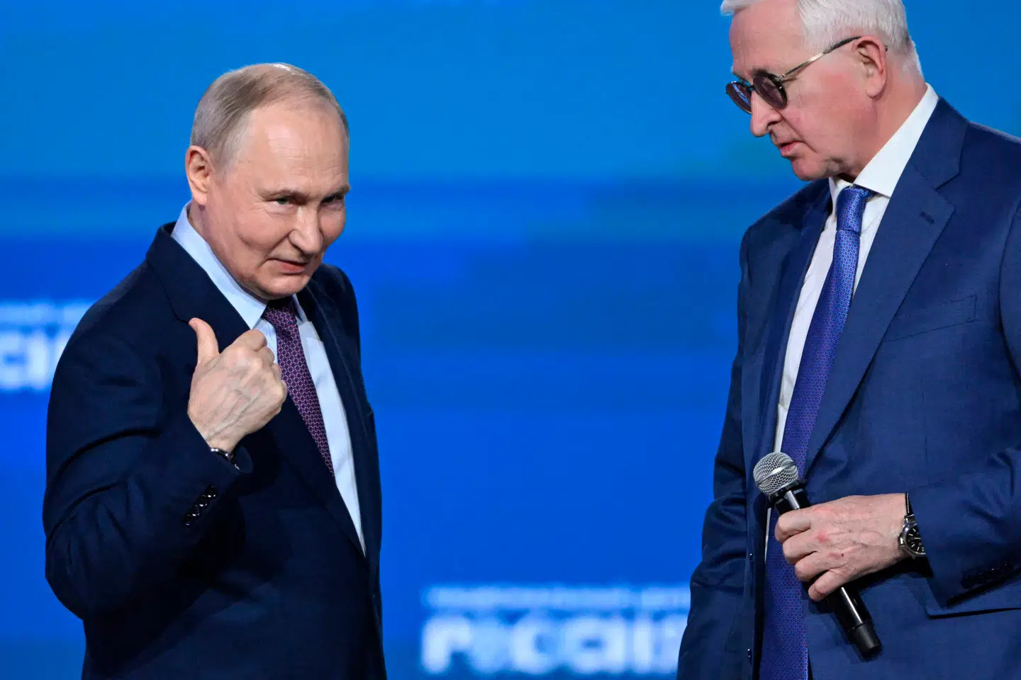 Torsdag aften deltog Ruslands præsident Vladimir Putin på den årlige kongres for russiske industrialister og entreprenører i Moskva. Bagefter trak han Ruslands rigeste mænd til side på et lukket møde.