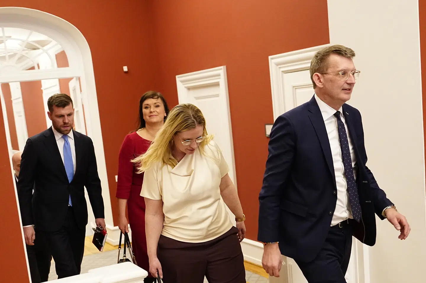 Venstre mødte fredag frem med fire fungerende ministre til forhandlinger i Statsministeriet.