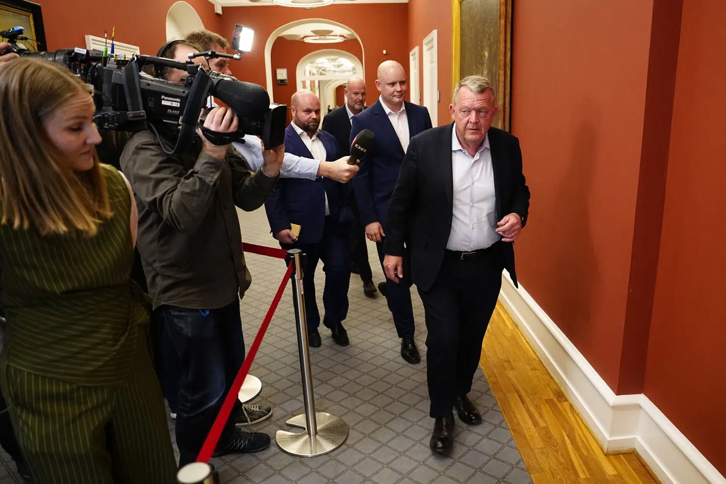 Moderaternes formand, Lars Løkke Rasmussen, svarede på ganske få spørgsmål, inden han tog de sidste skridt ind ad døren til Statsministeriet.