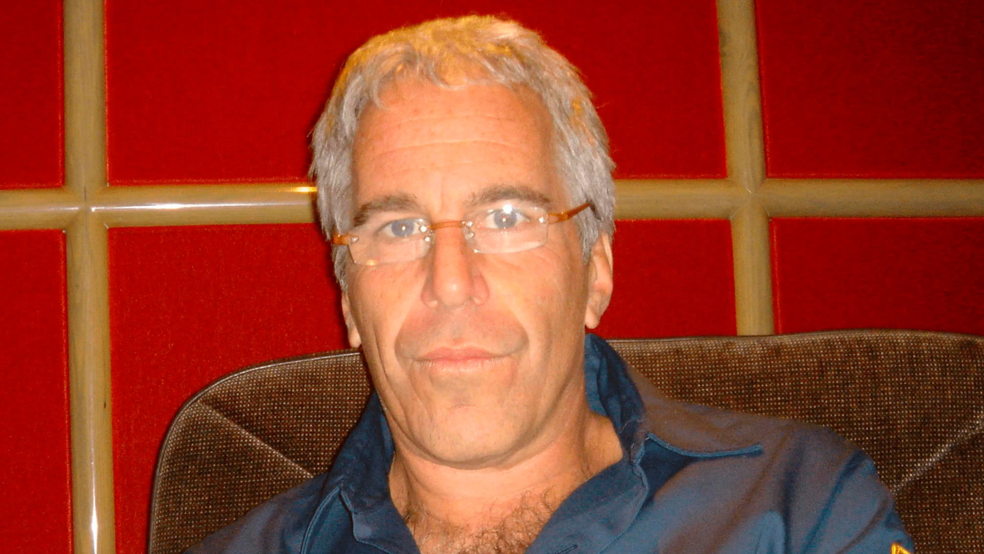 Tidligere assistent med vild anklage: Tænketank blev brugt til at smugle ofre til Epstein