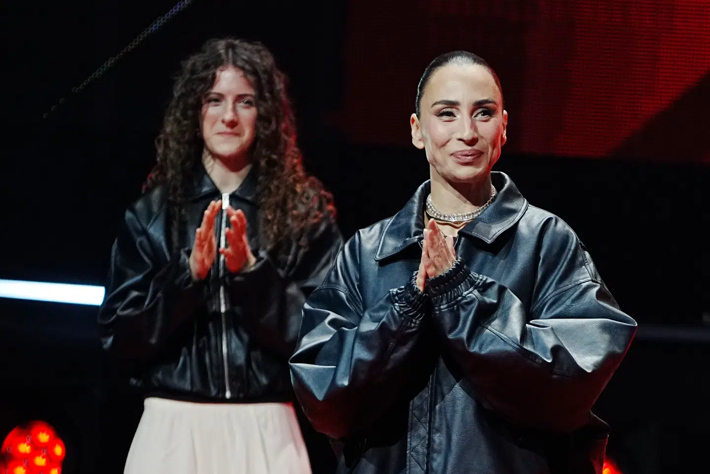 Hovedpersonen Medina var også til stede under alle deltagernes optrædener.