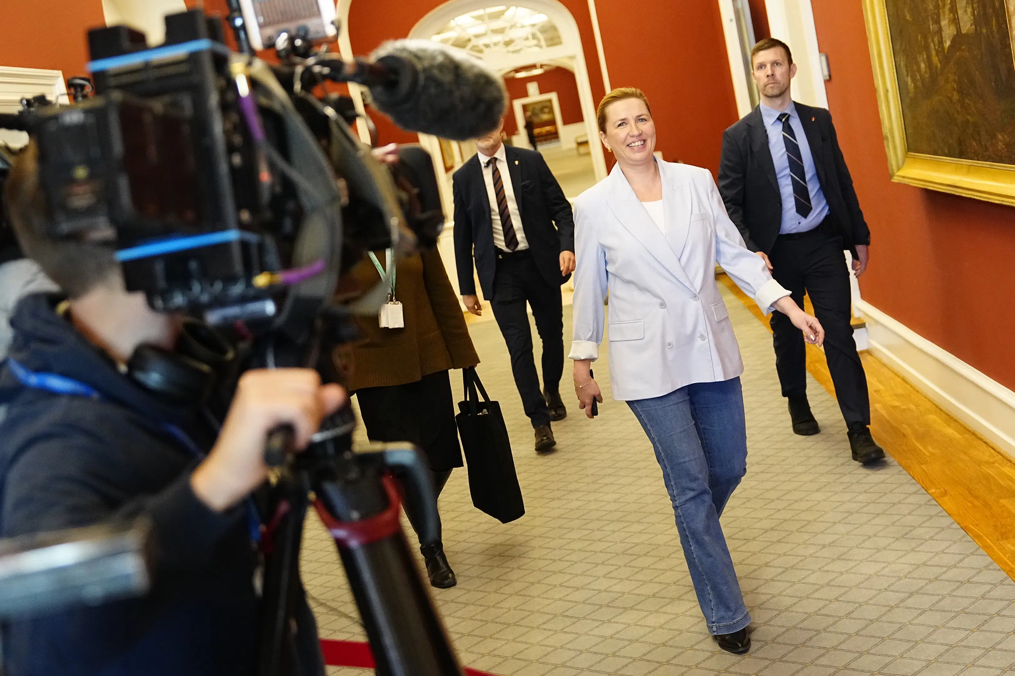 Mette Frederiksen indkalder til flere regeringsmøder i næste uge