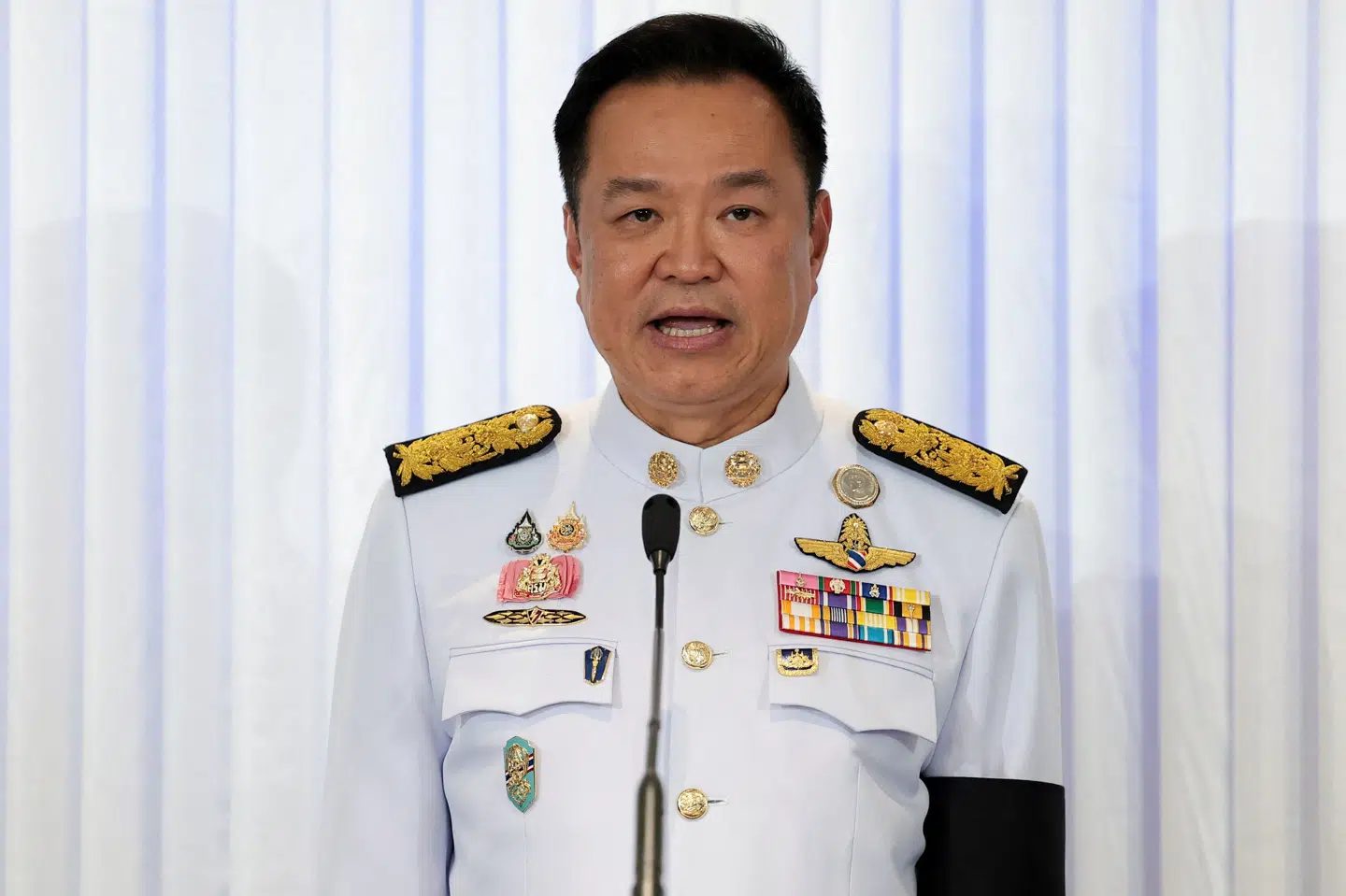 Thailands premierminister, Anutin Charnvirakul, ses på billedet til et pressemøde den 20. marts. Lørdag siger han ifølge AFP, at der er indgået en aftale om thailandske tankskibe i Hormuzstrædet. (Arkivfoto).