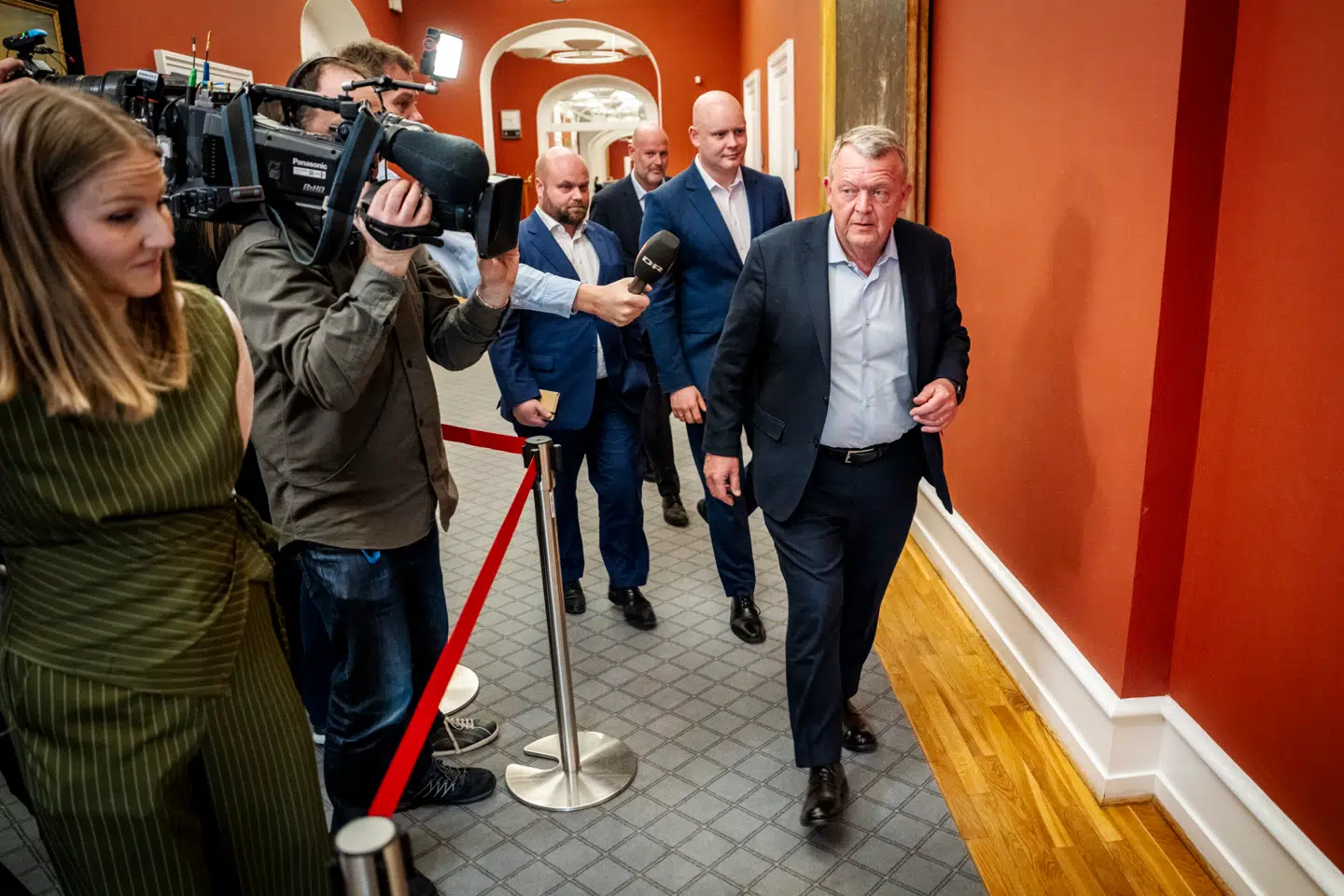 Moderaterne med formand Lars Løkke Rasmussen i spidsen ankommer til regeringsforhandlinger i Statsministeriet fredag aften.