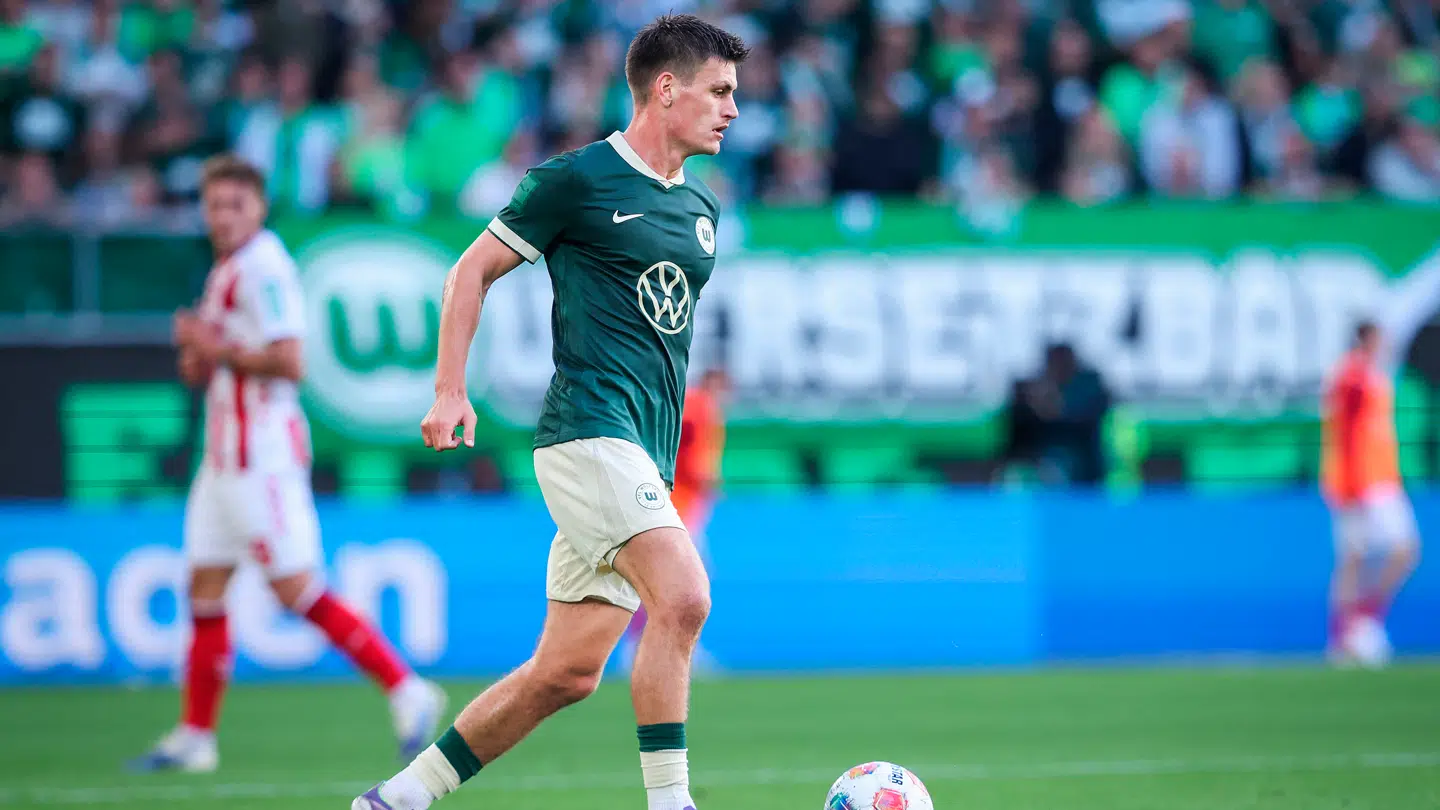 Joakim Mæhle blev skadet under en træning med sin klub Wolfsburg.