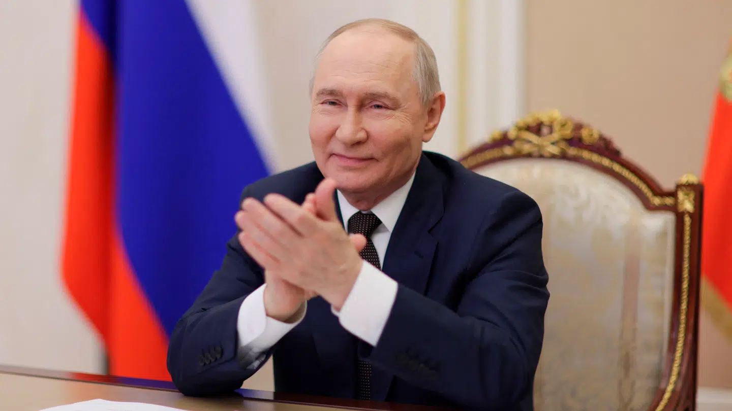 Russerne forsørger at hverve flere studerende til forsvarsstyrken.