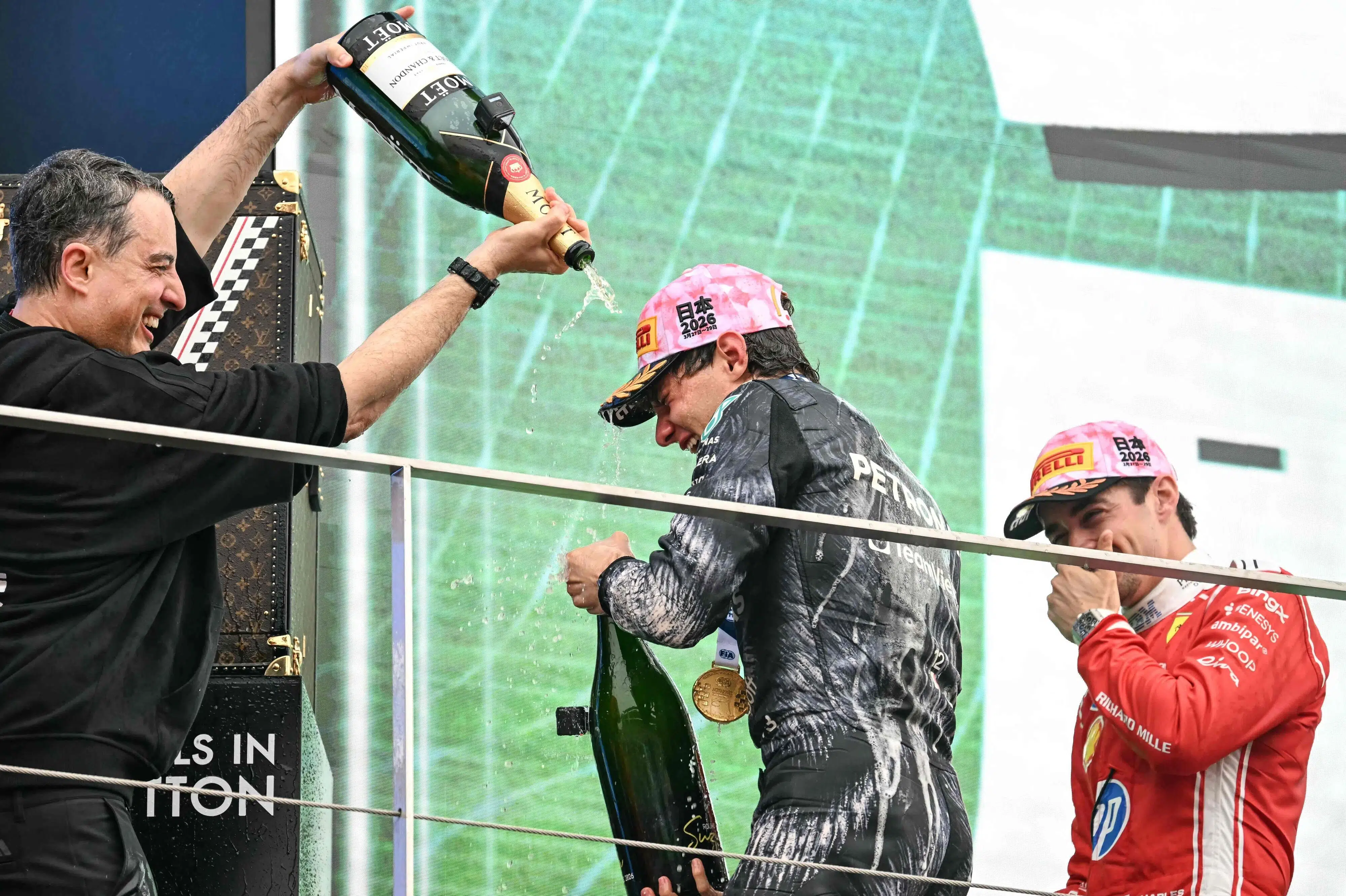 Trods mareridtsstart indtager ung italiener historisk føring