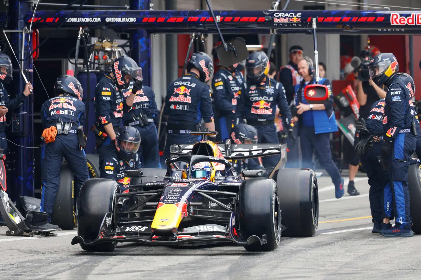 Max Verstappens mandskab, Red Bull, har ingenlunde været konkurrencedygtig i sæsonen. Efter tre grandprixer ligger Verstappen nummer ni i kørernes VM-tabel.