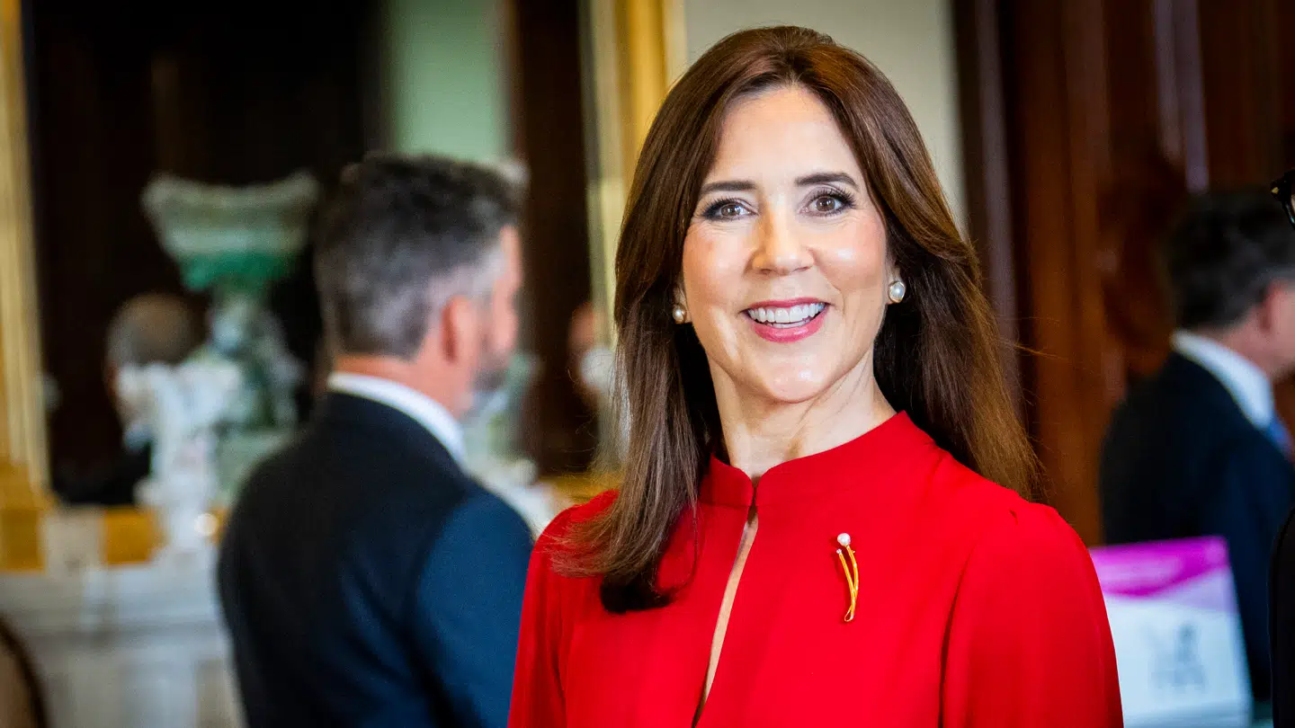 Dronning Mary er meget glad for heste og er selv en habil rytter. Nu har hun fået æren af at navngive Kongehusets to nye heste.