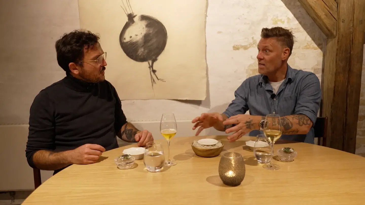 Timm Vladimir har blandt andet Umut Sakarya med på restaurant Aure i sit eget, nye TV 3-program 'Middag på Michelinrestauranterne', der får premiere 20. april. Foto: Viaplay