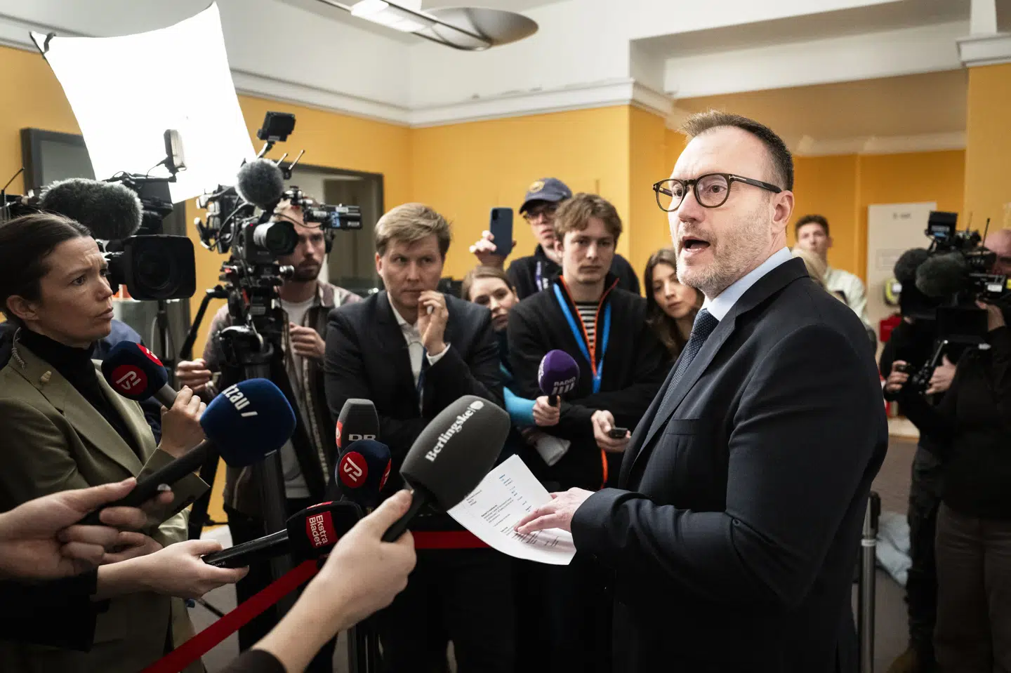 Formand for Borgernes Parti Lars Boje Mathiesen holdt mandag middag et kort pressemøde efter ekskludering af Jacob Harris.