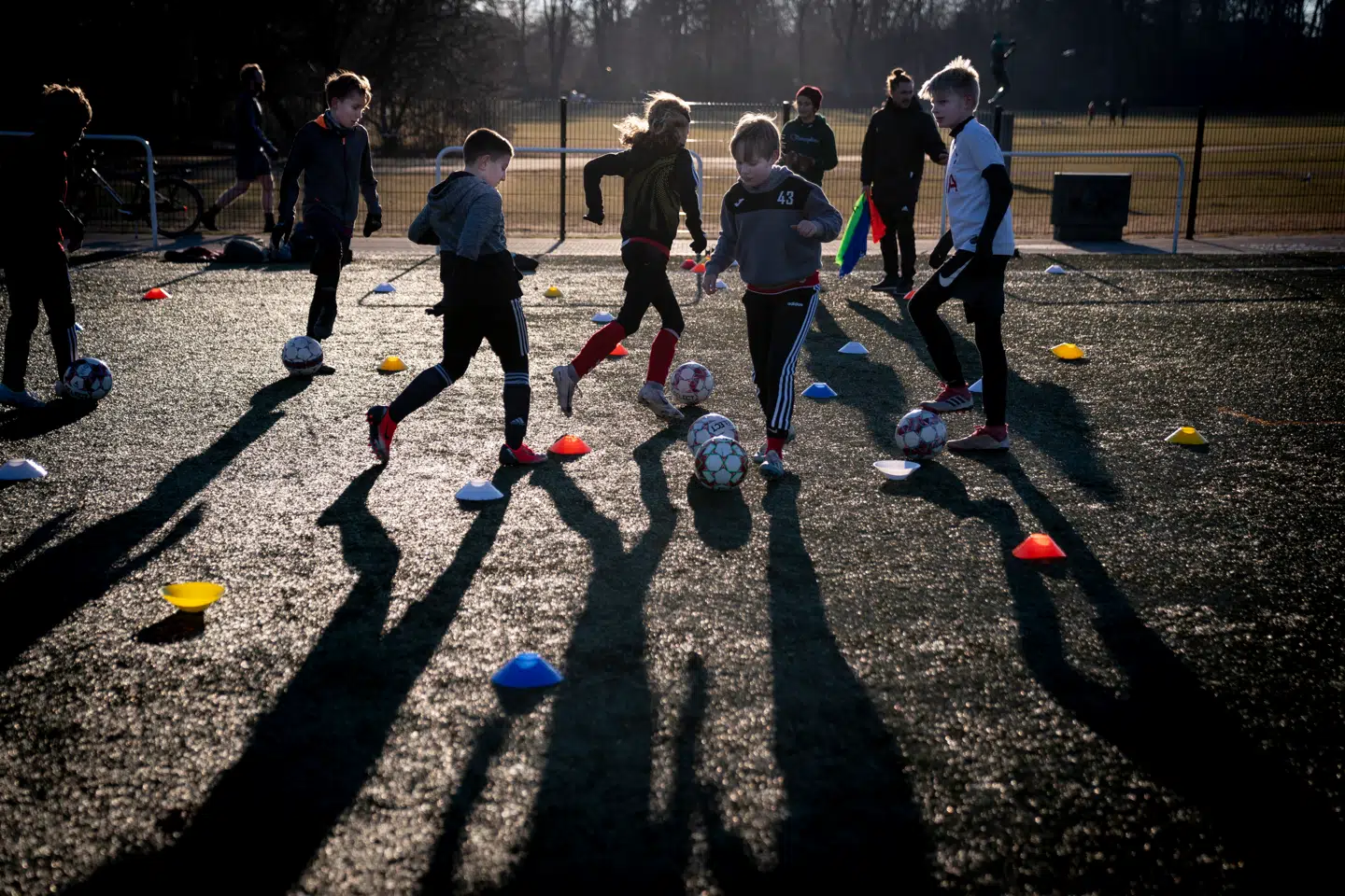 Hvis man satte fokus på problematikken allerede i folkeskolen kunne man bidrage til at reducere uligheden i sundhed, lyder det fra Erik B. Lindblad, de har en ph.d. i sundhedsvidenskab.