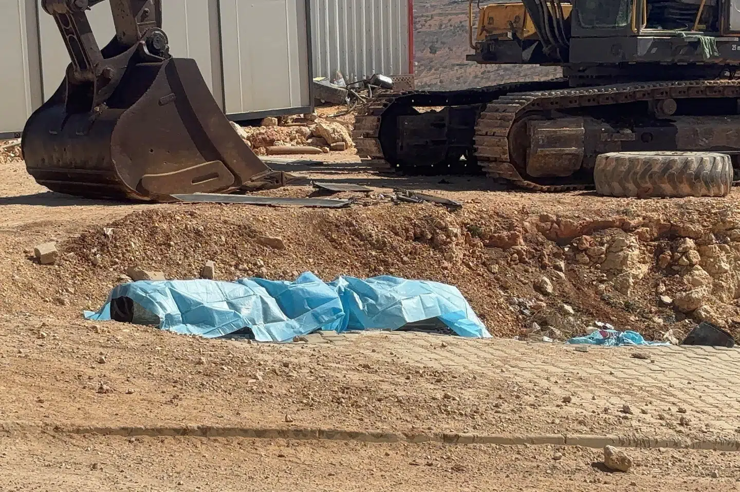 Et stykke ammunition, som 9. marts faldt ned på tyrkisk jord, ses her tildækket i byen Gaziantep. (Arkivfoto).
