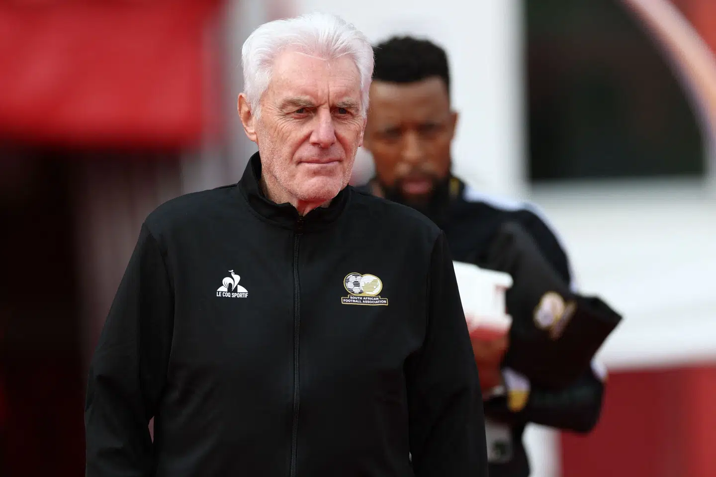 Sydafrika har ikke været med til VM siden 2010, men ambitionen er at nå så langt som muligt, siger landstræner Hugo Broos. Danmark kan blive en mulig modstander i gruppespillet til sommerens VM-slutrunde. (Arkivfoto).