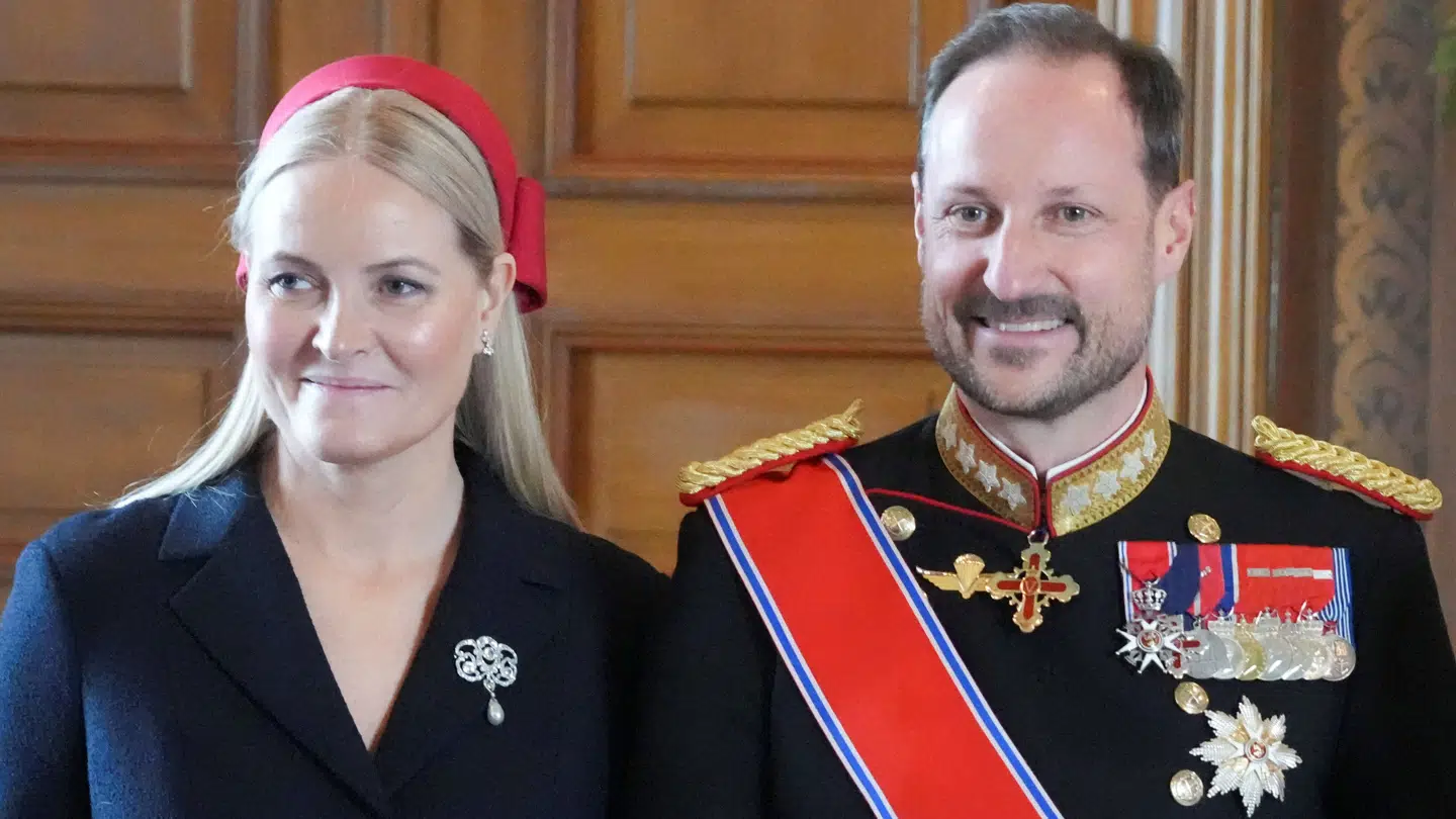 Den norske kronprinsesse Mette-Marit og den norske kronprins Haakon har været i alles søgelys, efter at det kom frem at Mette-Marit har haft en relation til Jeffrey Epstein.