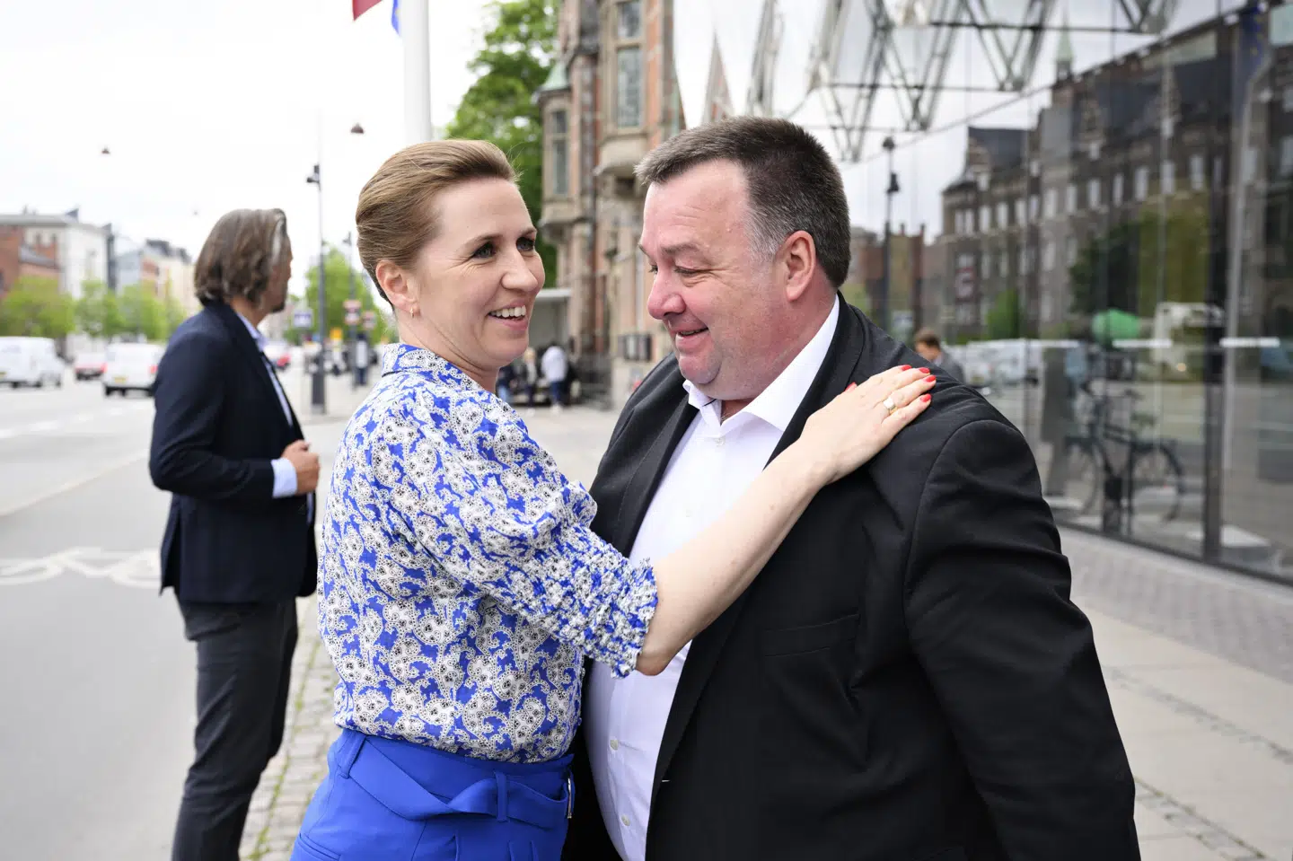 På billedet ses statsminister Mette Frederiksen (S) sammen med formand i Dansk Metal Claus Jensen under en konference i Industriens Hus i København i juni 2022. (Arkivfoto).