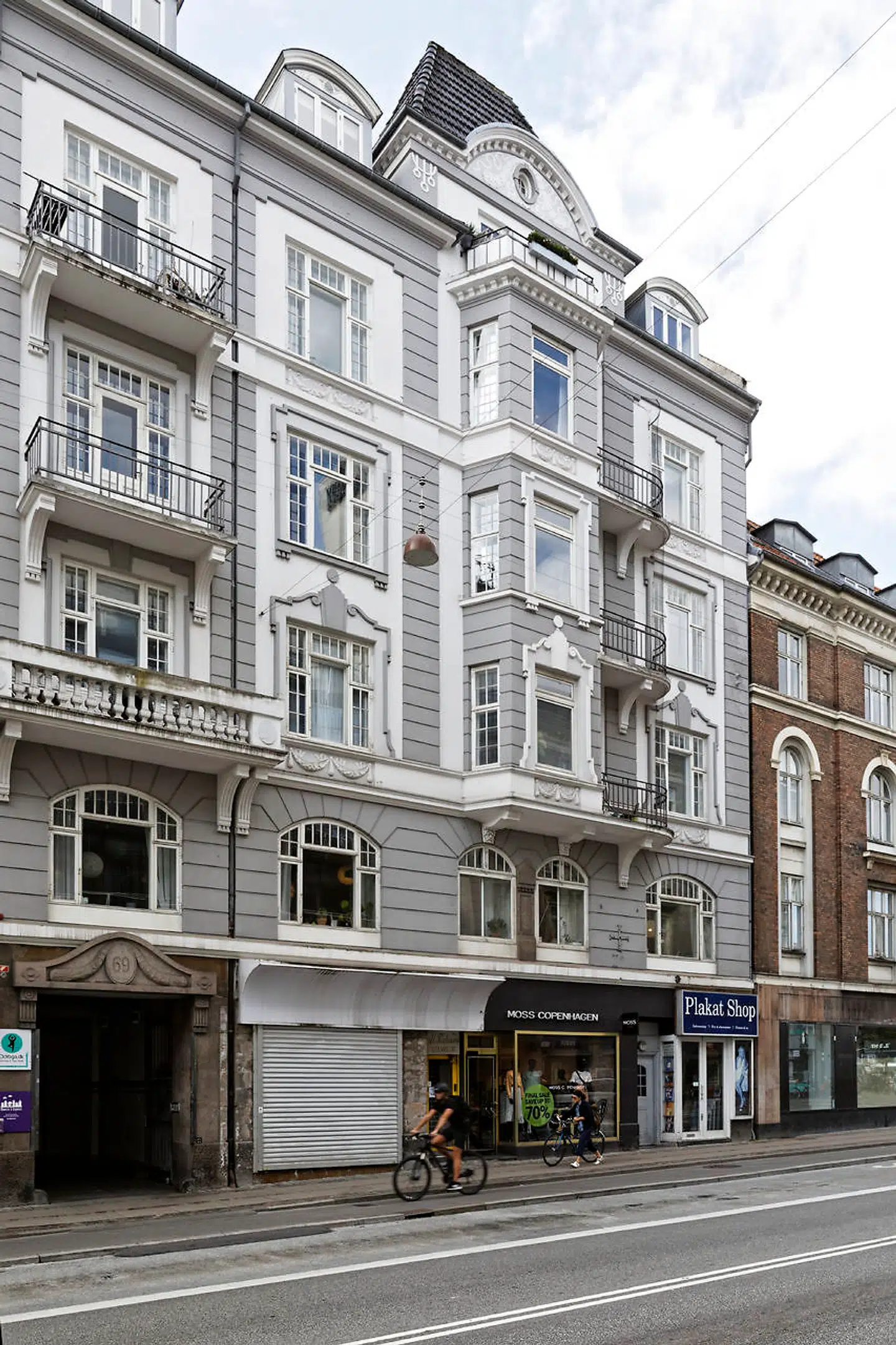 Ejendommen har fået lidt af et løft, siden Margrethe Rasmussen flyttede ind.