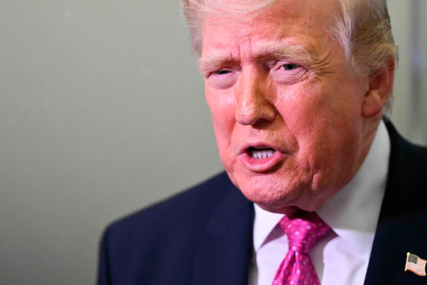 Donald Trump gik blandt andet til valg på lavere benzinpriser. Krigen i Mellemøsten har skaffet præcis det modsatte.