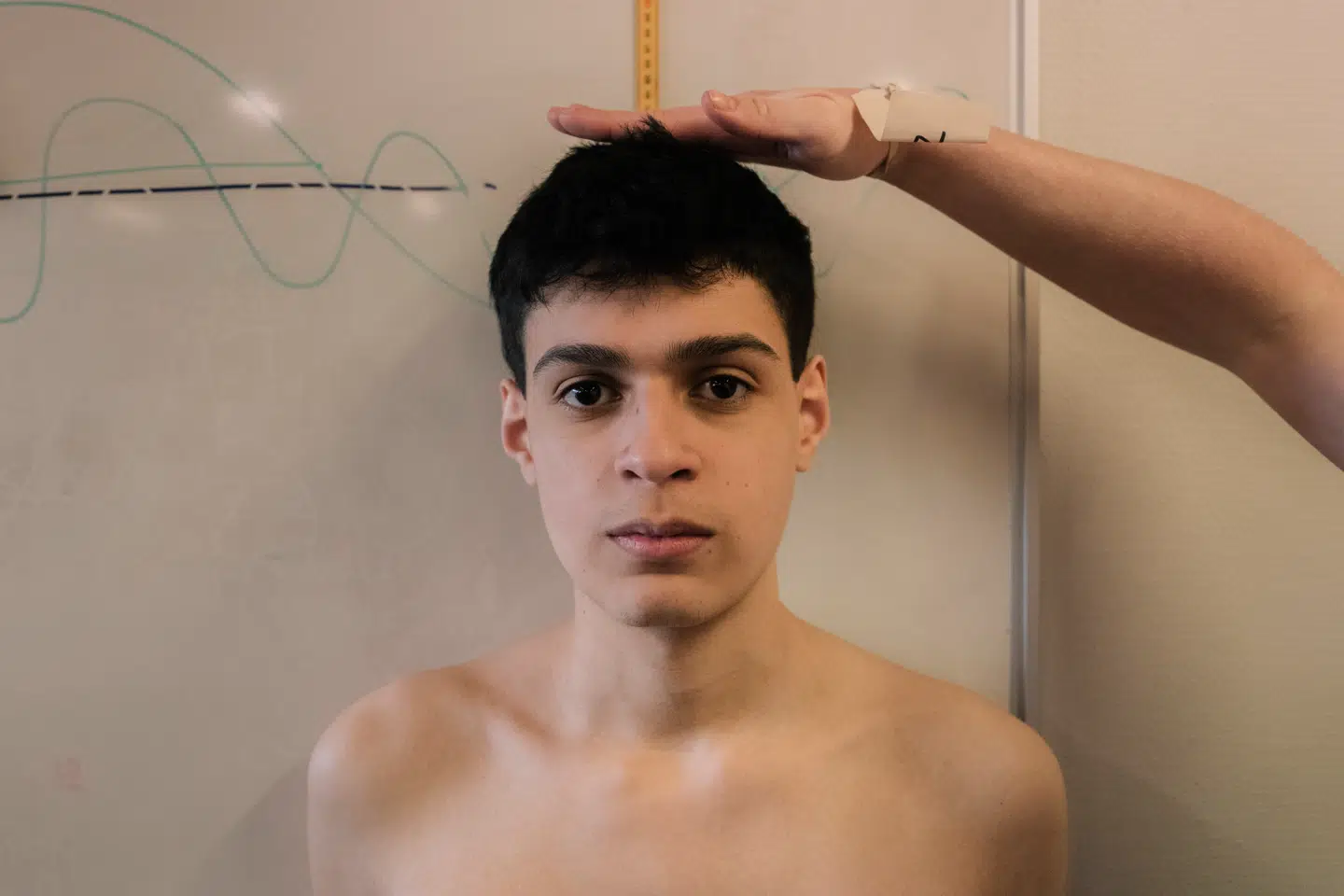 Den 2. februar startede det første hold på den nye 11 måneders værnepligt. Der er massere at tage sig til, men retningen mangler, mener to militæreksperter. Forsvaret har en enestående mulighed for at gøre op med et »absurd ineffektivt system«, men systemet skal gøre noget, og det er hurtigt, lyder det fra de to.