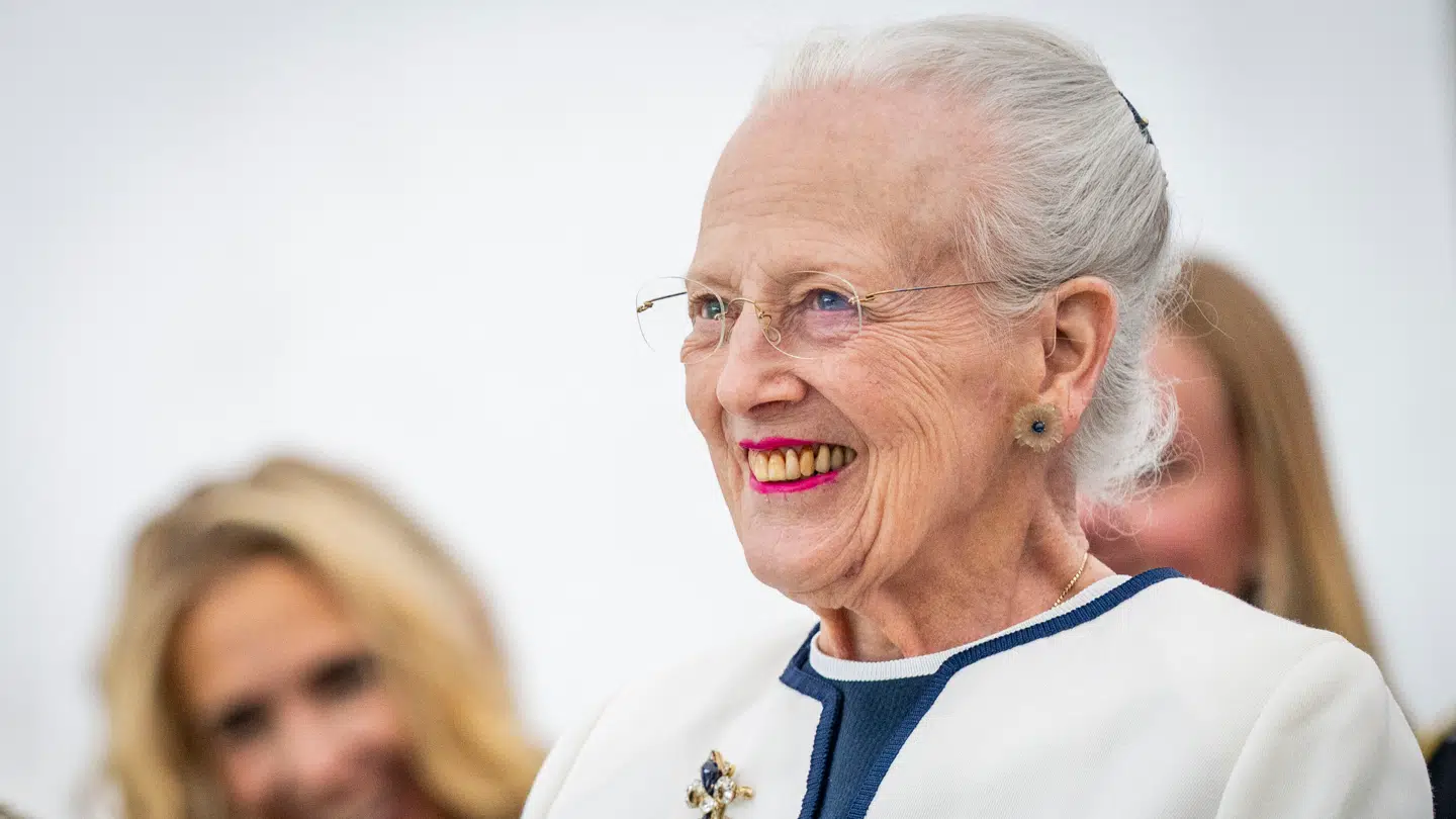 Dronning Margrethe overraskede tirsdag og vakte opsigt og nysgerrige, da hun pludselig kunne ses smutte til frisøren i det centrale Aarhus.