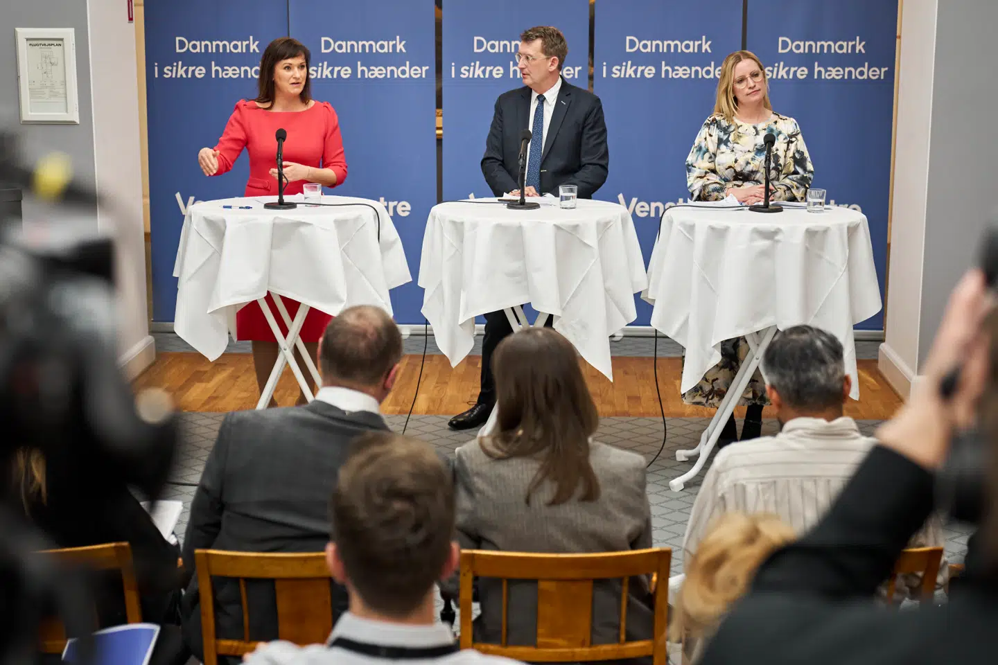 »Danmark i sikre hænder,« lød Venstres slogan under det netop afsluttede folketingsvalg. Venstre fik det dårligste valg nogensinde – måske fordi partiets politikudvikling har været i alt andet end sikre hænder de sidste par år. Det skriver Amalie Lyhne i denne leder.