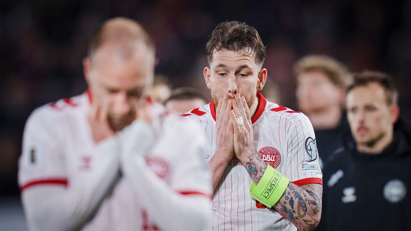 De danske fans er rasende efter fadæsen.