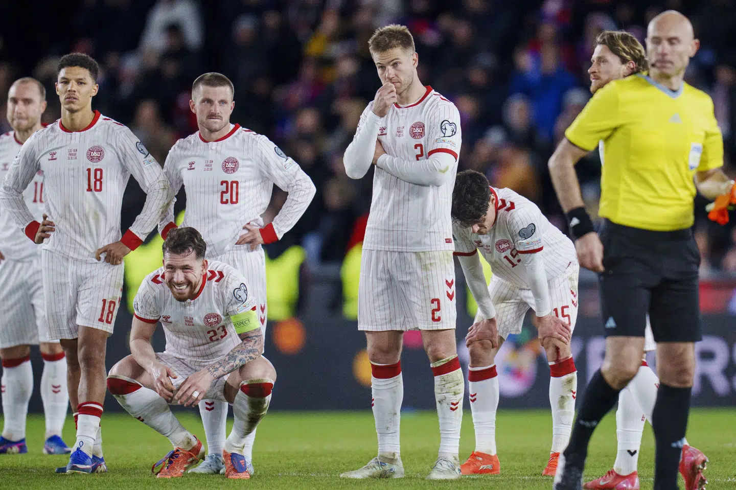 Skuffelsen var tydelig i de danske landsholdsspilleres ansigter, da Tjekkiet afgjorde straffesparkskonkurrencen og tog VM-billetten for næsen af Danmark. (Arkivfoto).